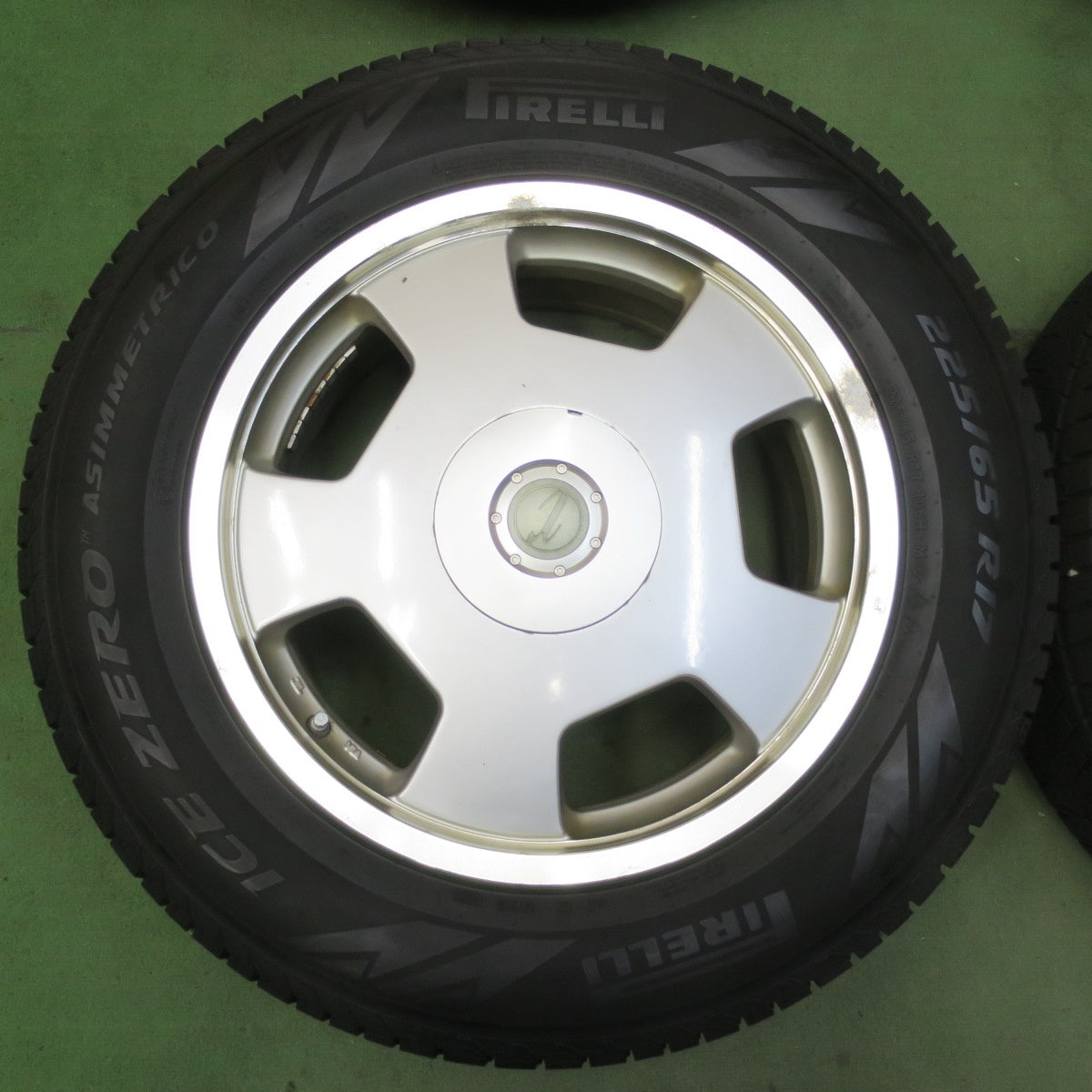 バリ溝！23年！9.5分★スタッドレス 225/65R17 ピレリ アイスゼロ アシンメトリコ 社外 アルミ 17インチ 114.3/4H 5H マルチ★5111408イス