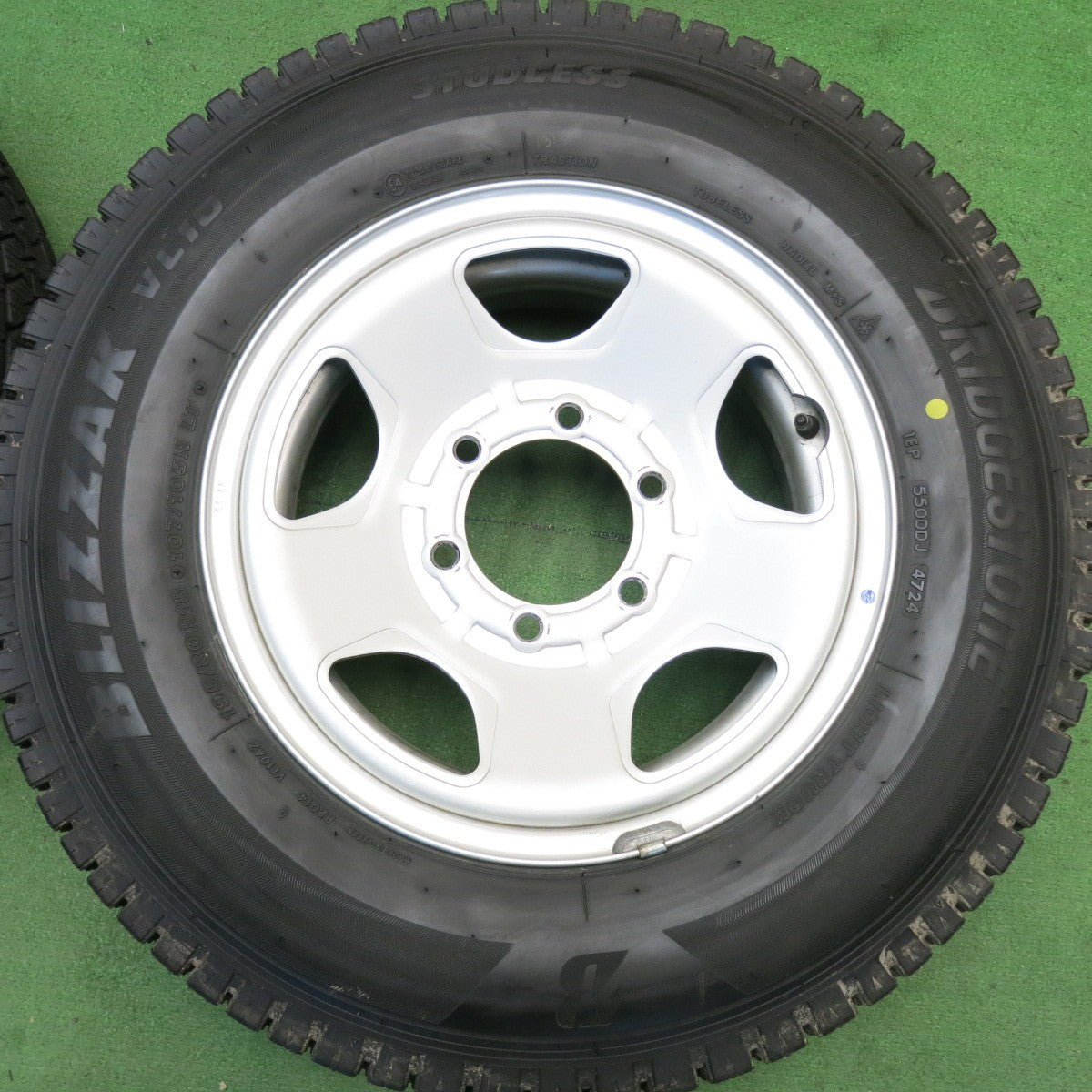 バリ溝！24年！キレイ！9分★スタッドレス 195/80R15 107/105N ブリヂストン ブリザック VL10 スチール ホイール 15インチ PCD139.7/6H★6040514HAス