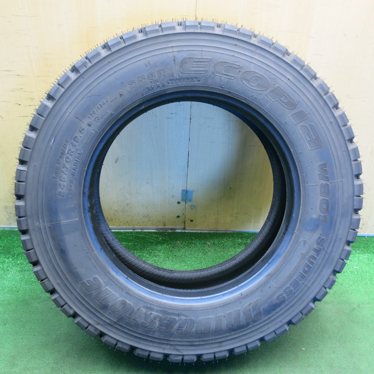 未使用！22年！1本★トラック タイヤ 245/70R19.5 136/134J スタッドレス ブリヂストン エコピア W901 19.5インチ★6072904KKスタ