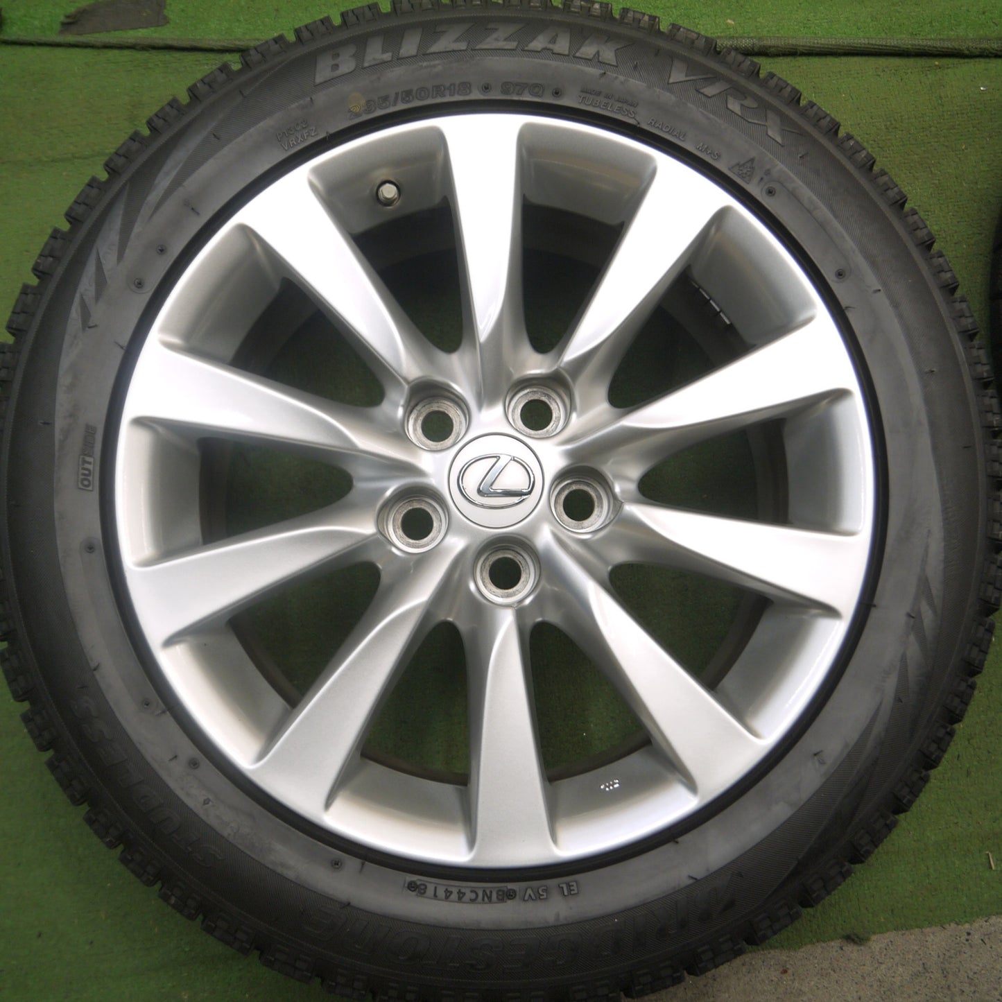 *送料無料* センサー付 バリ溝 綺麗 9.5分以上★レクサス LS460 純正 235/50R18 スタッドレス ブリヂストン ブリザック VRX PCD120/5H★4051712Hス