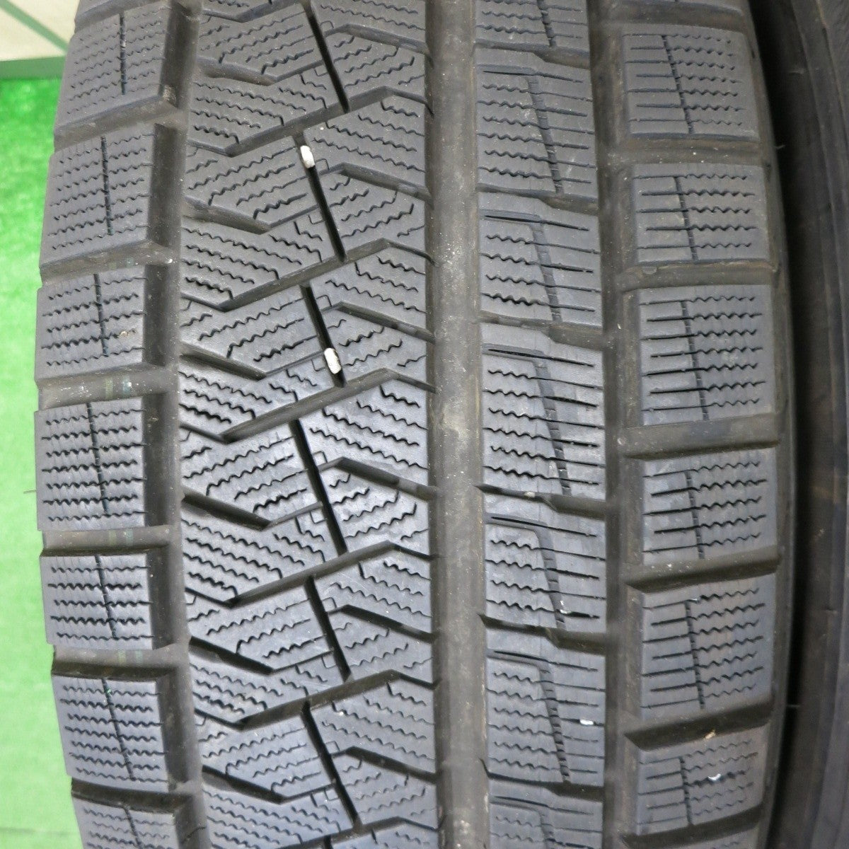 バリ溝！21年！キレイ！9分★スタッドレス 225/65R17 ピレリ アイスアシンメトリコ プラス Treffer トレファー 17インチ PCD114.3/5H★5011104NJス