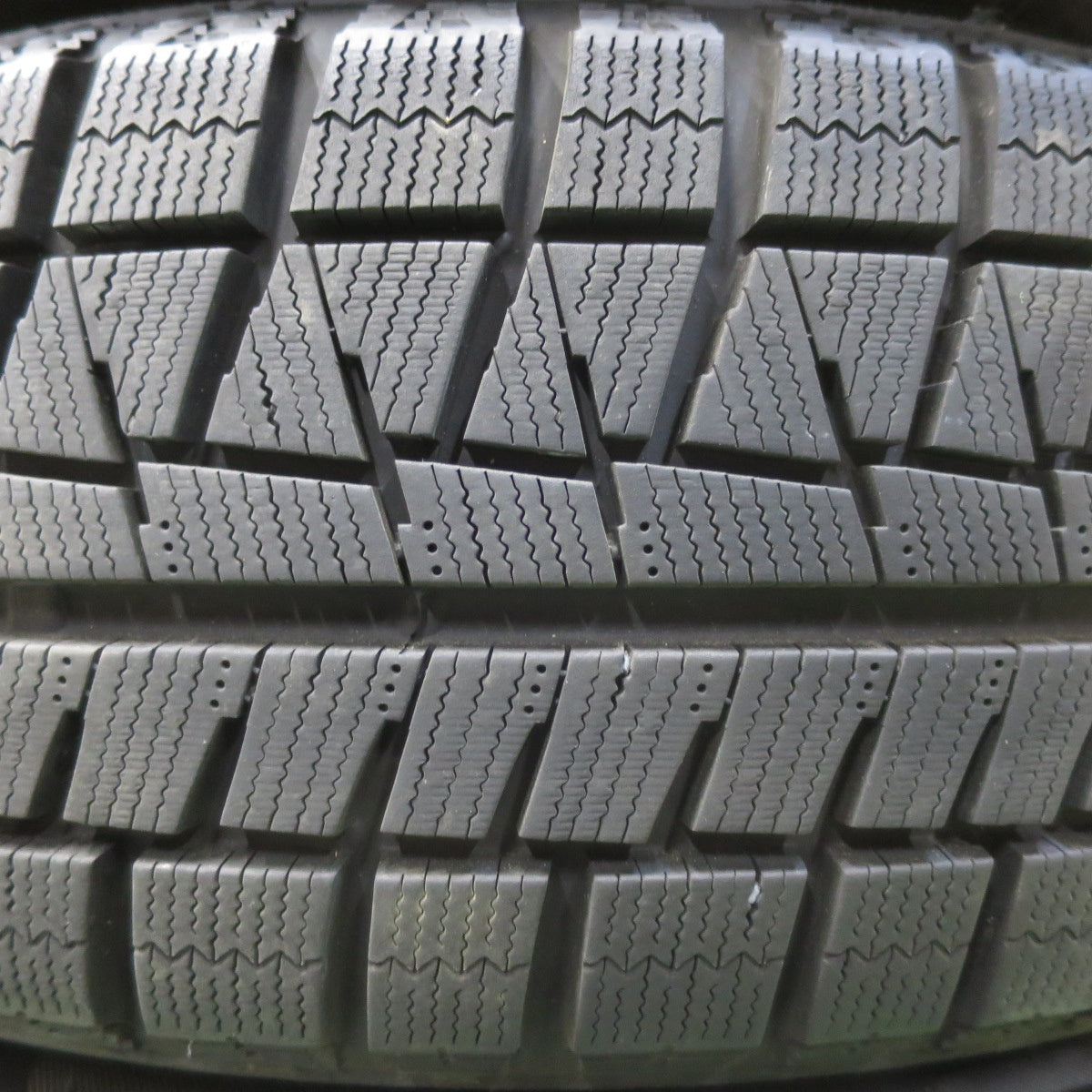 [送料無料] バリ溝！21年！キレイ！9.5分以上★スタッドレス 205/60R16 ブリヂストン アイスパートナー2 TEAD テッド 16インチ PCD114.3/5H★4111308イス