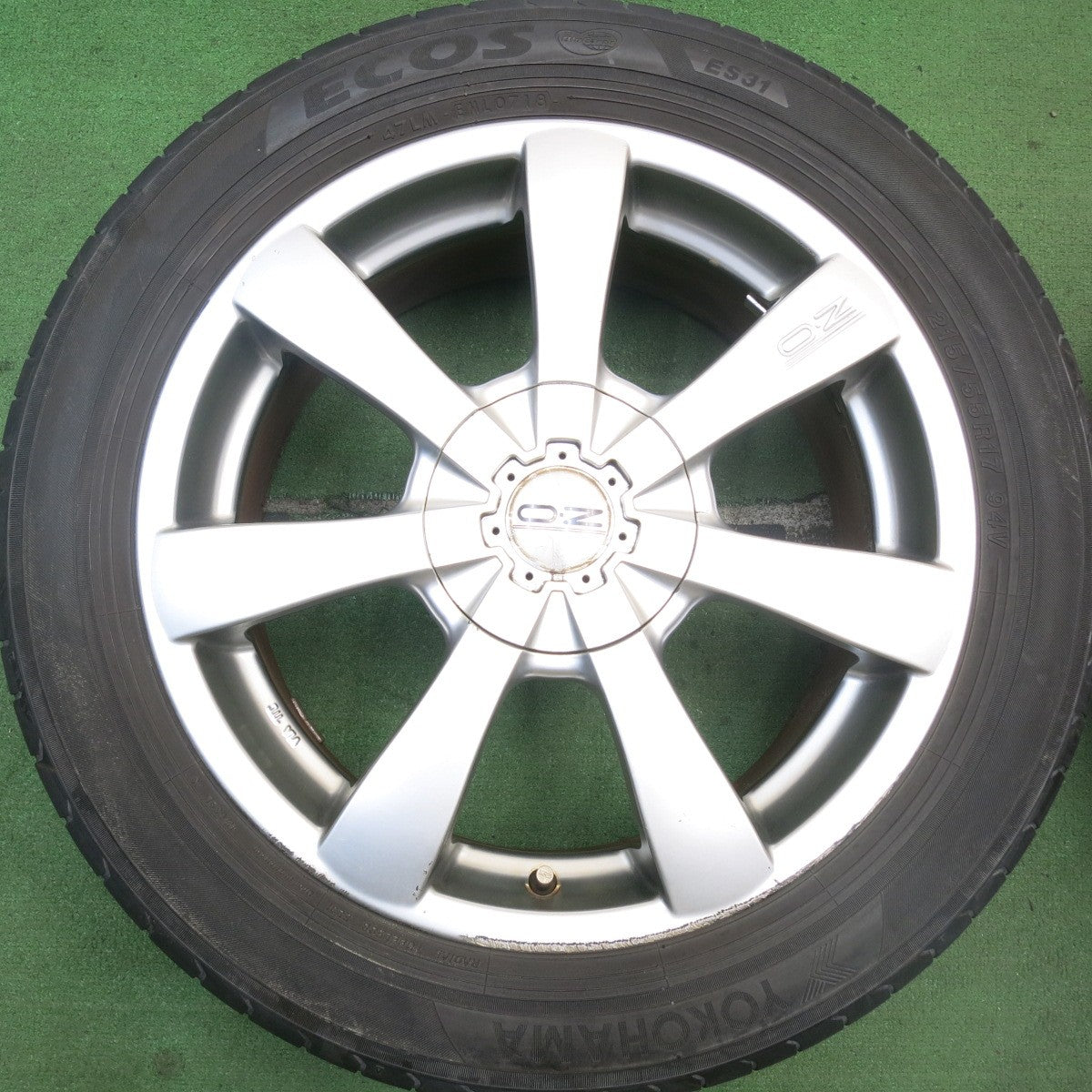 4本価格★O・Z TITAN 215/55R17 ヨコハマ エコス ES31 17インチ OZ チタン PCD 108 114.3/5H マルチ★5071303HAノ