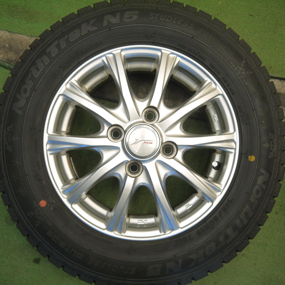 バリ溝！24年！キレイ！8.5分◎スタッドレス 145/80R13 オートバックス ノーストレック N5 JOKER ジョーカー 13インチ PCD100/4H◎6090204Hス