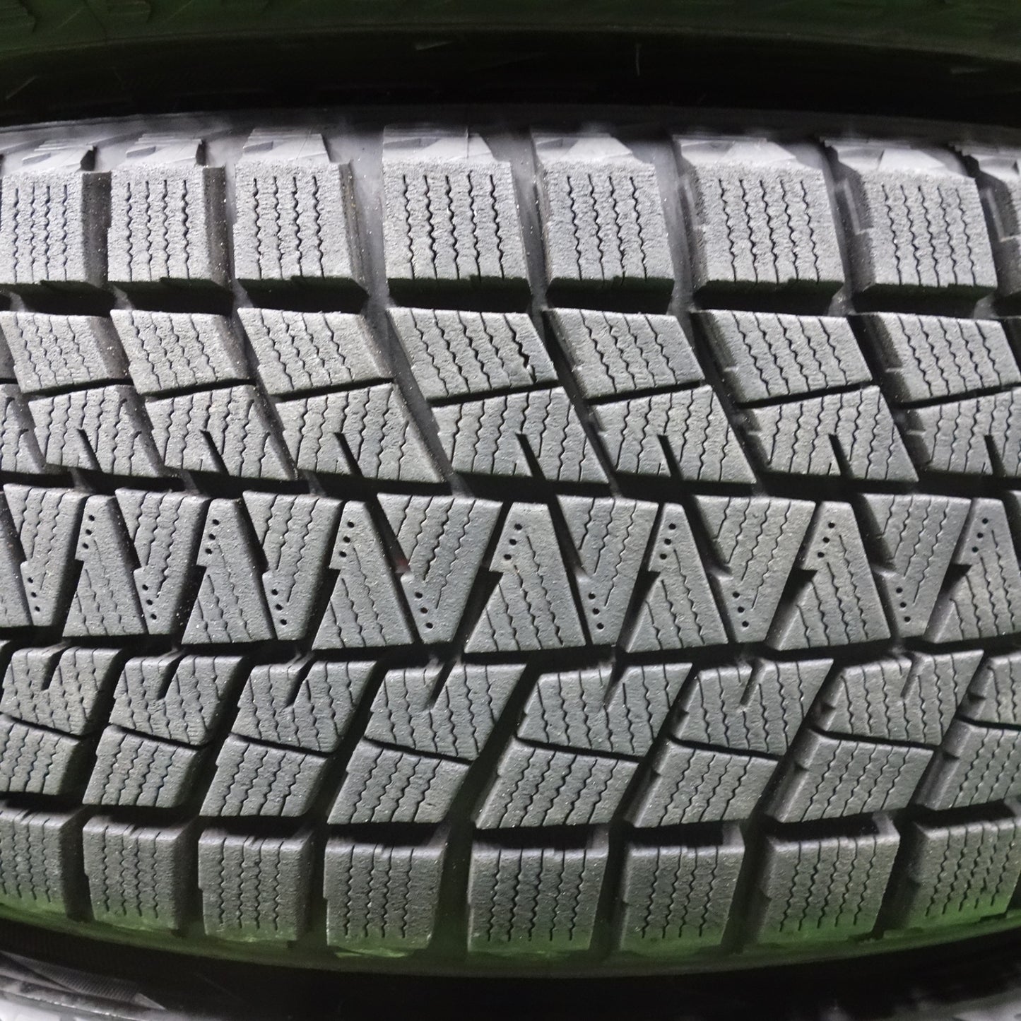 バリ溝！23年！キレイ！9.5分★スタッドレス 215/60R17 ブリヂストン ブリザック DM-V1 ECO FORME エコフォルム 17インチ PCD114.3/5H★5121501KTス
