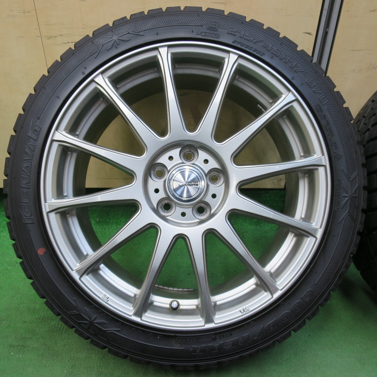 [送料無料] バリ溝！9分★プリウス 等 215/45R17 スタッドレス グッドイヤー アイスナビ6 ravrion LUMIERE ラブリオン 17インチ  PCD100/5H★5011704イス