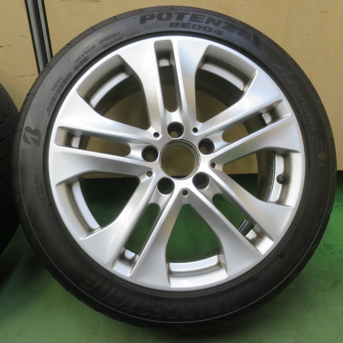 バリ溝！24年！9.5分★ベンツ W204 Cクラス 純正 225/45R17 ブリヂストン ポテンザ RE004 17インチ PCD112/5H★6052804イノ