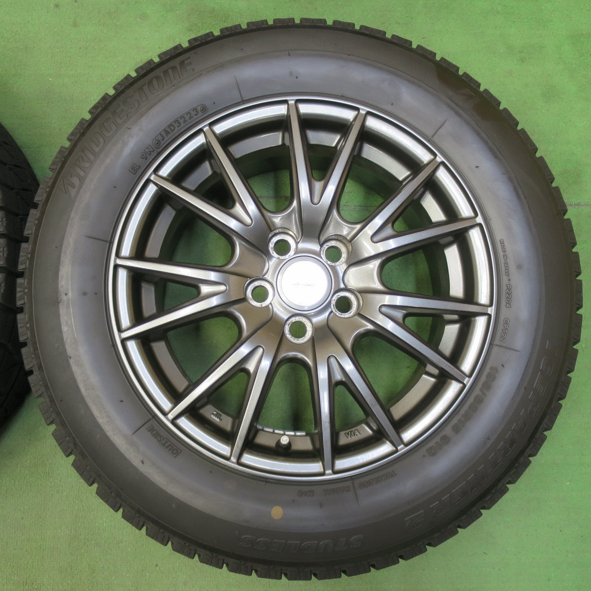 バリ溝！23年！キレイ！9.5分★プリウス 等 195/65R15 スタッドレス ブリヂストン アイスパートナー2 VELVA SPORT ヴェルヴァ 15インチ PCD100/5H★5080606イス
