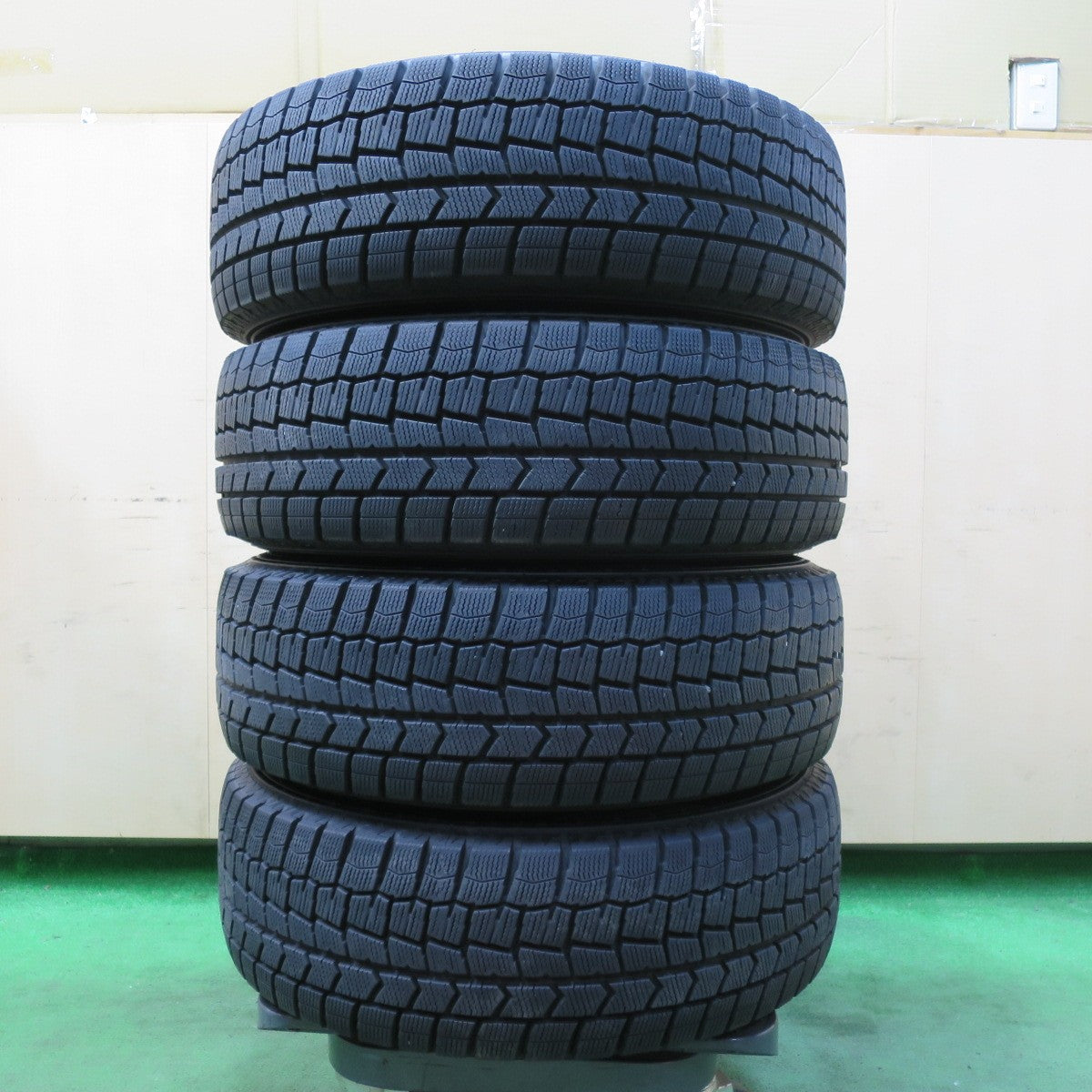 [送料無料] バリ溝！9.5分★スタッドレス 195/65R15 ダンロップ ウインターマックス WM02 VELVA SPORTZ ヴェルヴァ 15インチ PCD100/4H★5010807イス