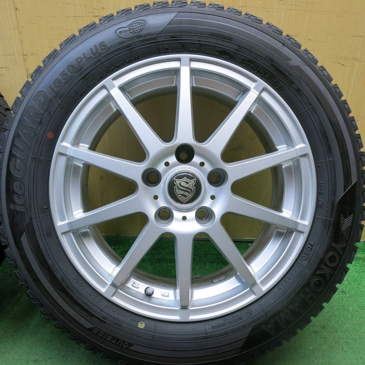 バリ溝！キレイ！9.5分★スタッドレス 205/60R16 ヨコハマ アイスガード iG50 プラス 社外 アルミ 16インチ PCD114.3/5H★5080212HAス