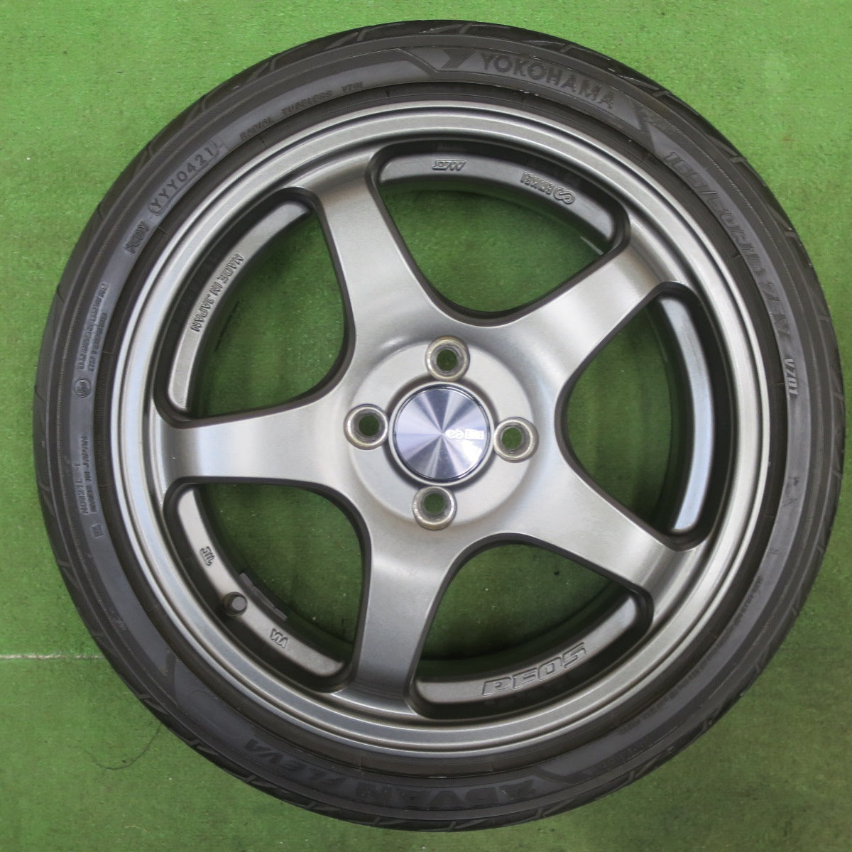 キレイ★ENKEI PF05 165/50R16 ヨコハマ アドバン FLEVA V701 16インチ エンケイ PCD100/4H★6040604TTノ