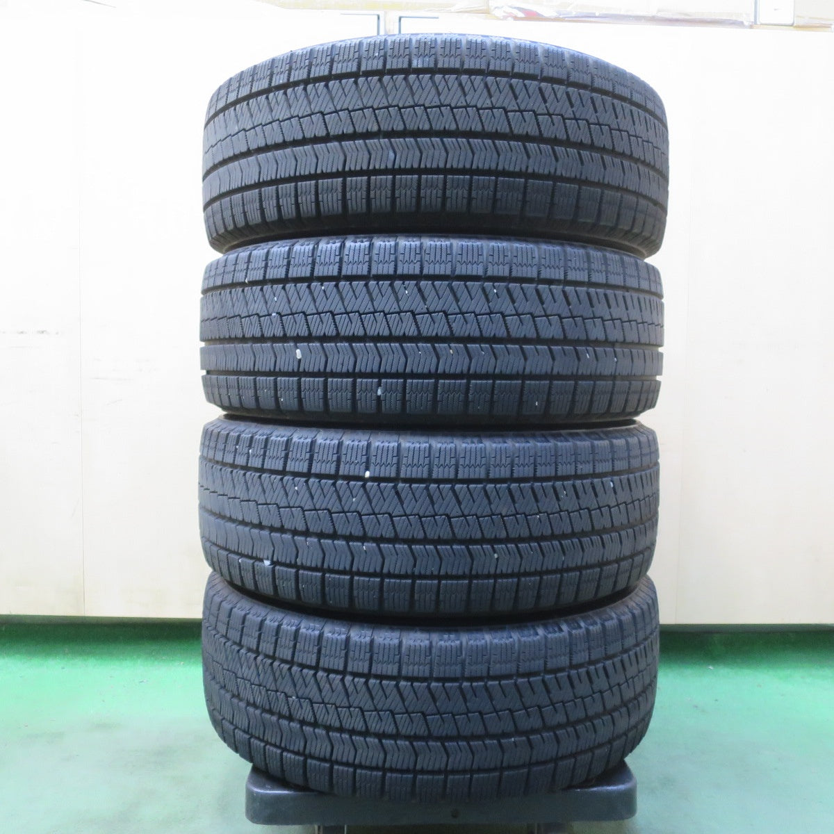 バリ溝！23年！キレイ！9.5分◎スタッドレス 195/55R16 ブリヂストン ブリザック VRX2 TEAD テッド 16インチ PCD114.3/5H◎6101305イス