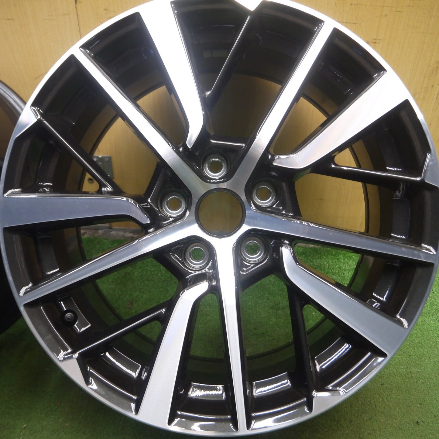 *送料無料* 新車外し★スバル WRX S4 STI スポーツ R 純正 ホイール 18インチ 18×8.5J PCD114.3/5H★4042201Hホ