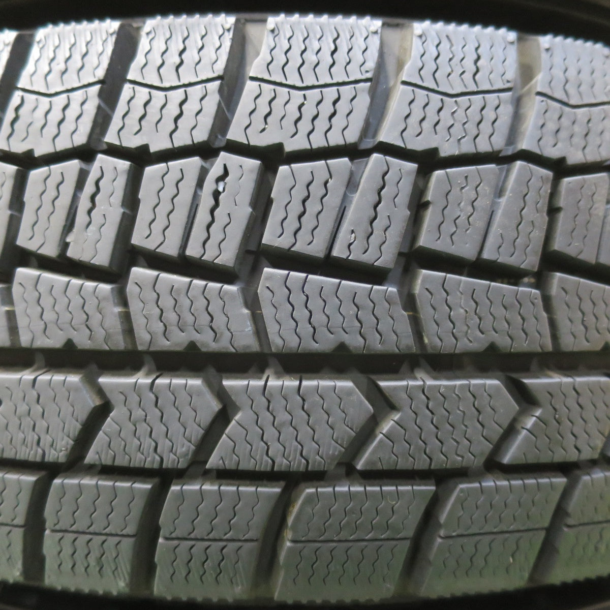 バリ溝！23年！キレイ！9.5分★スタッドレス 175/65R15 ダンロップ ウインターマックス WM02 SCHNEIDER シュナイダー 15インチ PCD100/4H★5123006イス