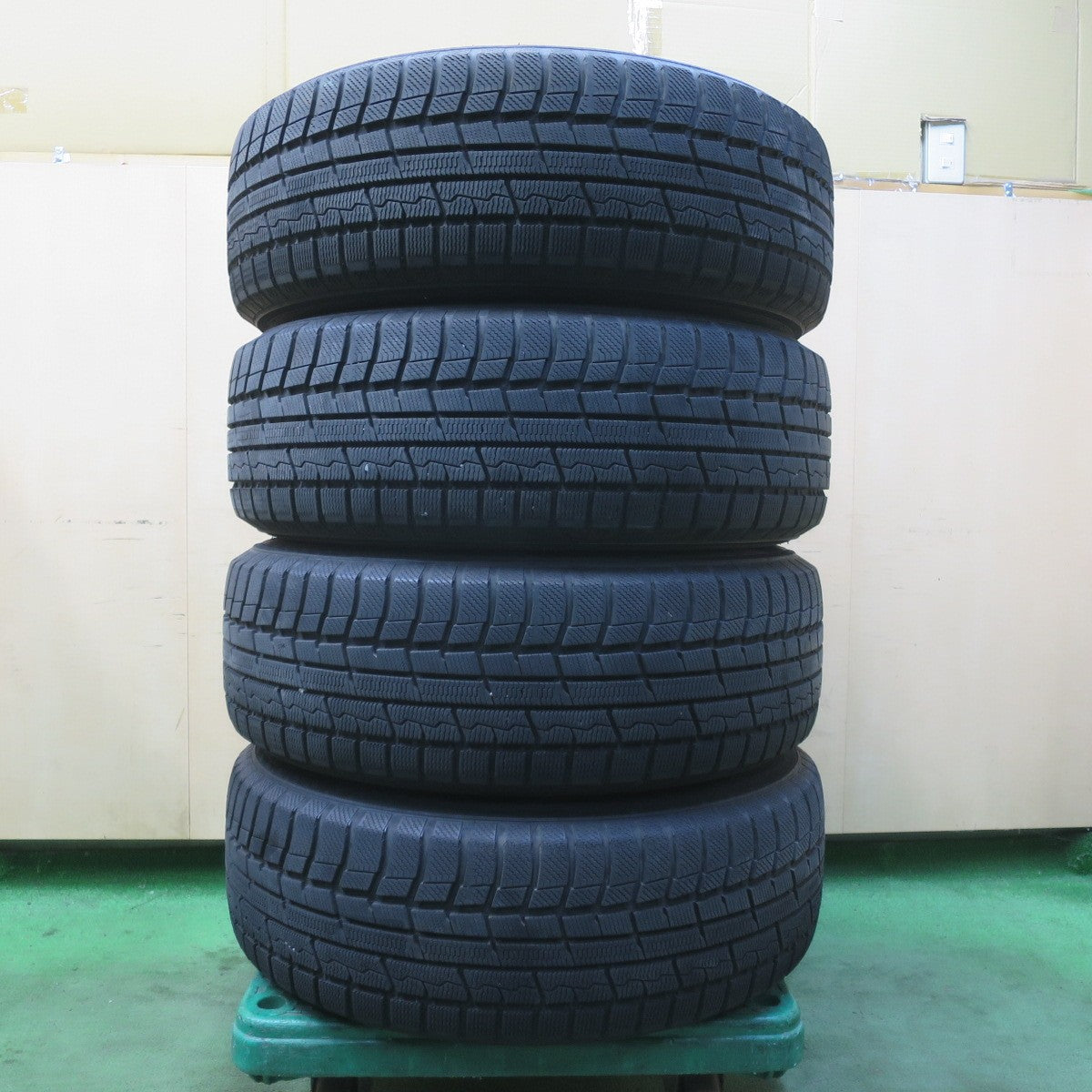 バリ溝！キレイ！9分★スタッドレス 225/65R17 トーヨー ウインター トランパス TX ravrion RM01 ラブリオン 17インチ PCD114.3/5H★6021502IMス