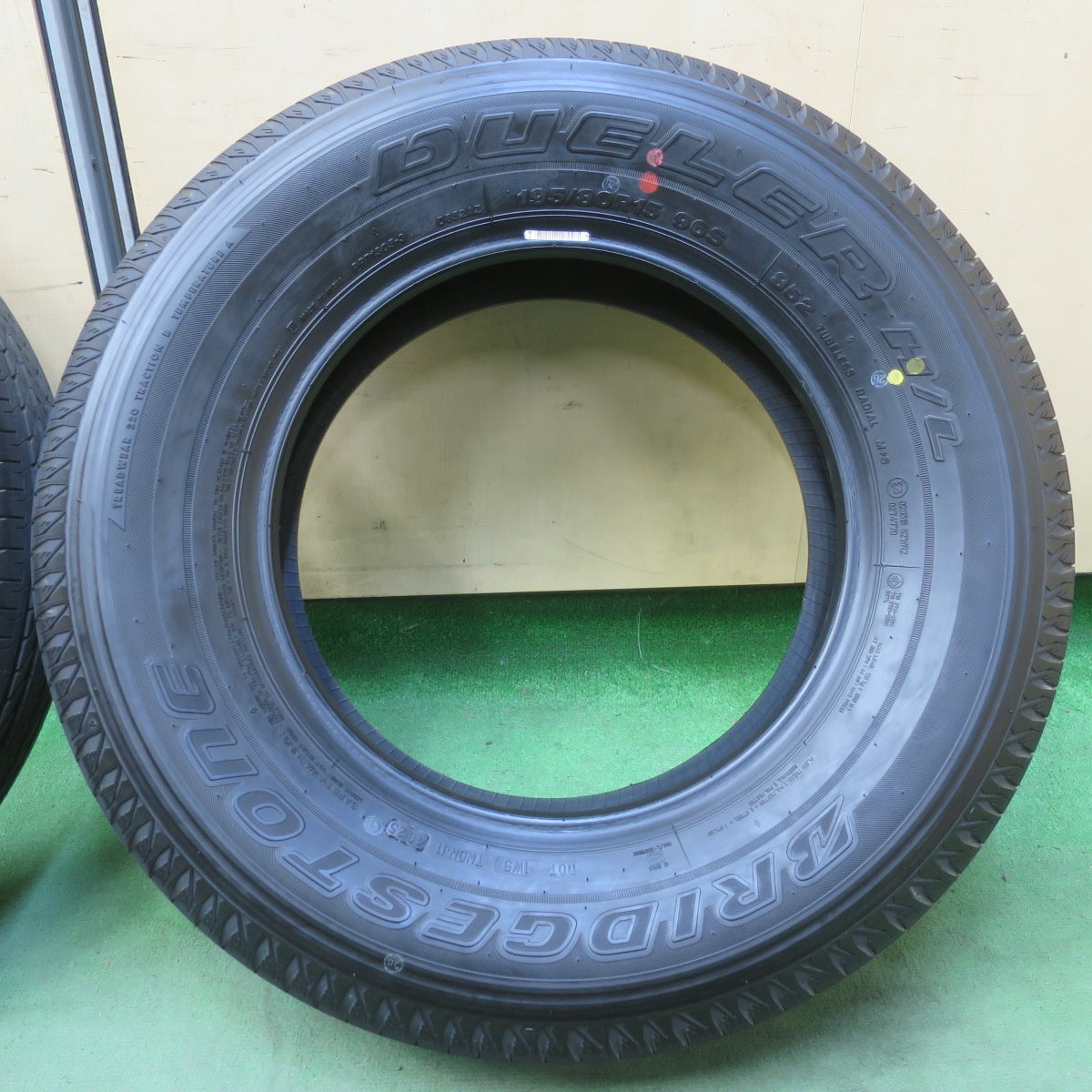 新車外し！25年★195/80R15 ブリヂストン デューラー H/L 852 DUELER タイヤ 15インチ ジムニーシエラ ジムニーノマド 等★6050608イノタ