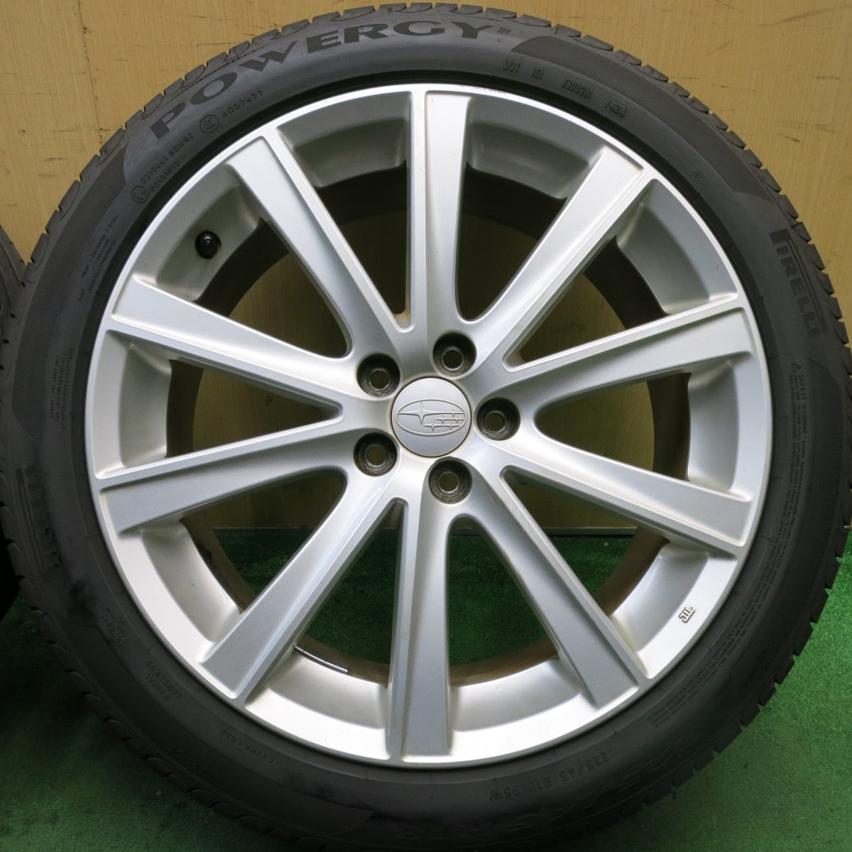 バリ溝！24年！9.5分★スバル レガシィ ツーリング ワゴン 純正 225/45R18 ピレリ POWERGY 18インチ PCD100/5H★5081301AKノ