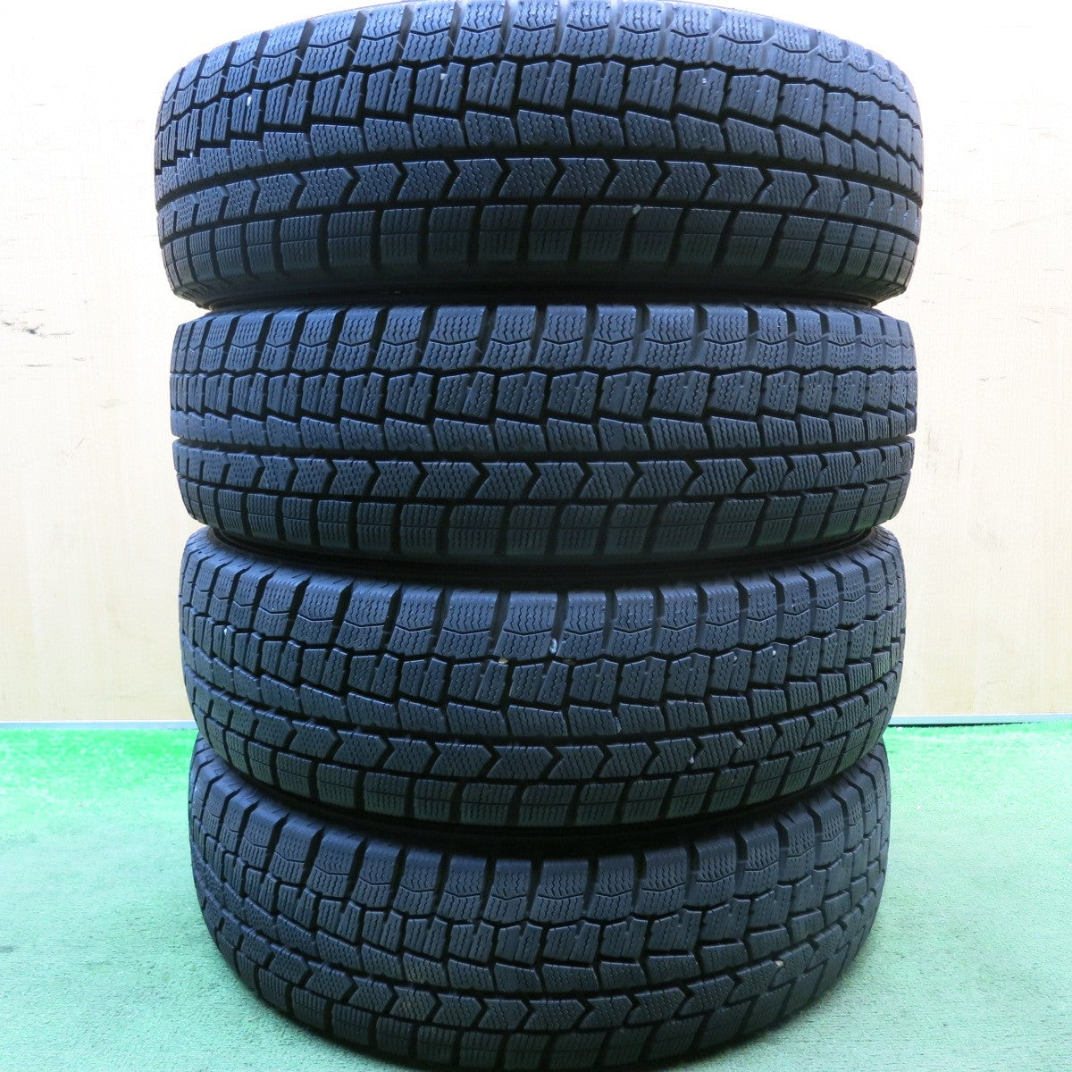 バリ溝！22年！キレイ！9.5分★スタッドレス 165/65R15 ダンロップ ウインターマックス WM02 VELVA CHARGE ヴェルヴァ 15インチ 軽サイズ タフト 等 PCD100/4H★5081002HAス