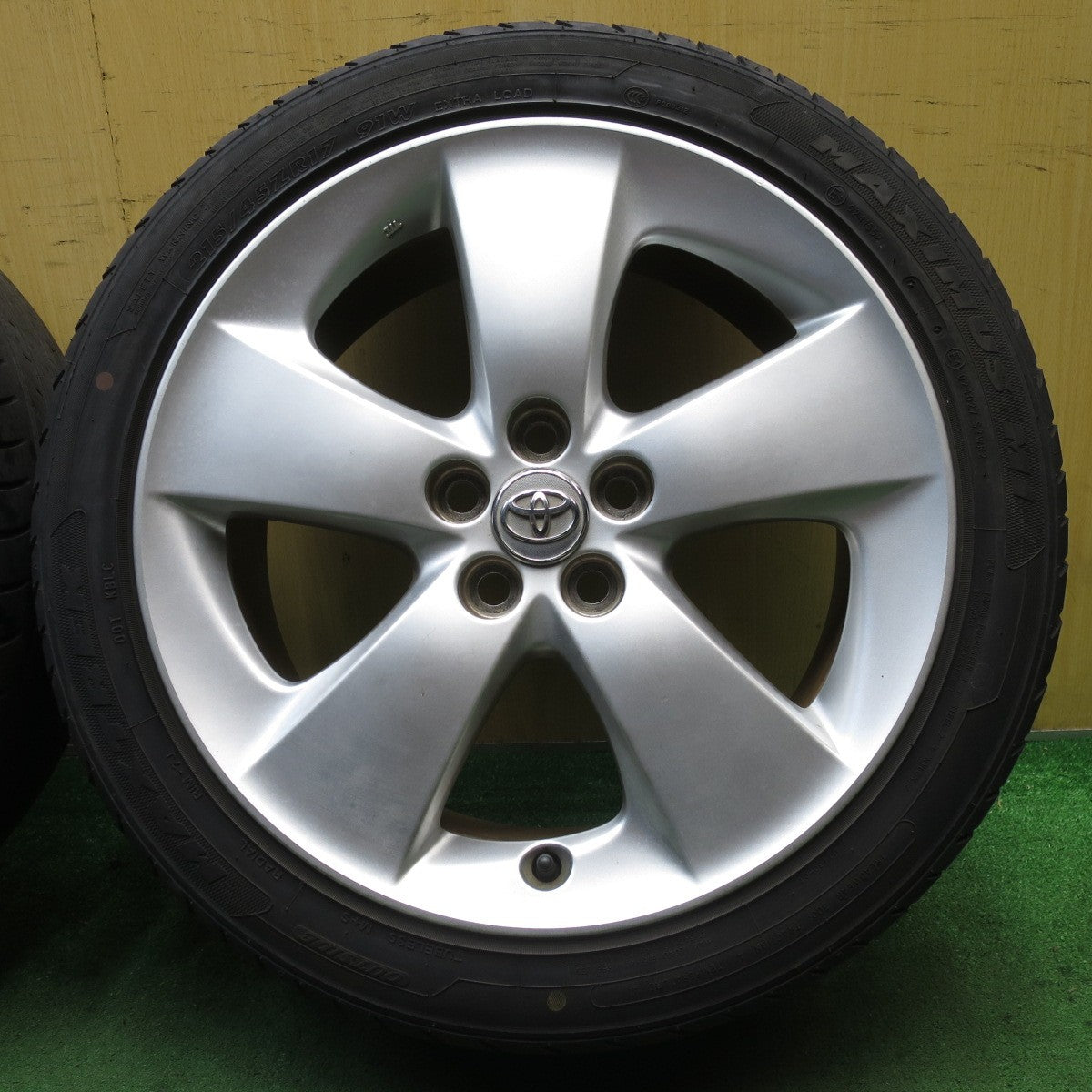 4本価格！22年★トヨタ 30系 プリウス 純正 215/45R17 マックストレック MAXIMUS M1 17インチ PCD100/5H★5070402NJノ