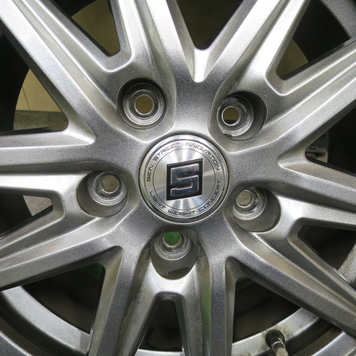 バリ溝！21年！キレイ！9分★スタッドレス 205/65R15 トーヨー オブザーブ GIZ2 SEIN ザイン 15インチ PCD114.3/5H★5090101TTス