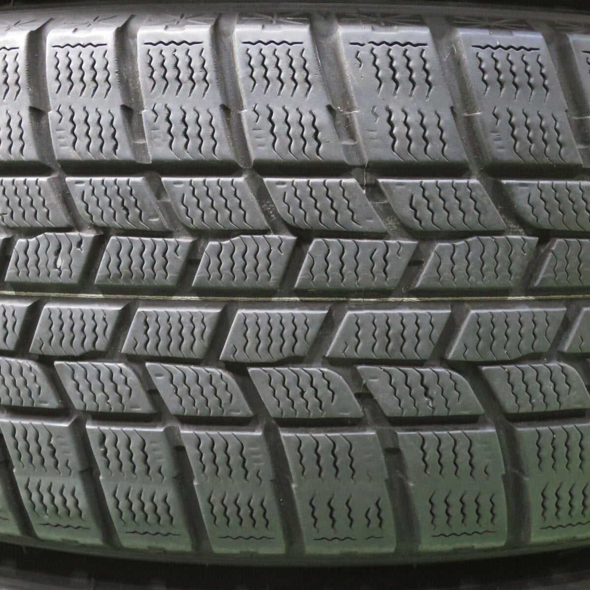 キレイ★プリウス 等 195/65R15 スタッドレス グッドイヤー アイスナビ6 ravrion selzer ラブリオン 15インチ PCD100/5H★5012107イス