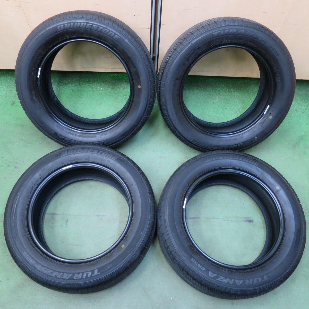 バリ溝！24年！9.5分★205/60R16 ブリヂストン トランザ ER33 タイヤ 16インチ ヴォクシー ノア ステップワゴン マツダ3 アクセラ 等★6042304イノタ