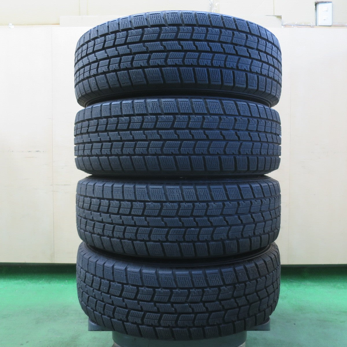 バリ溝！21年！キレイ！8.5分★スタッドレス 175/65R14 グッドイヤー アイスナビ7 ravrion LUMIERE ラブリオン 14インチ PCD100/4H★5050808イス