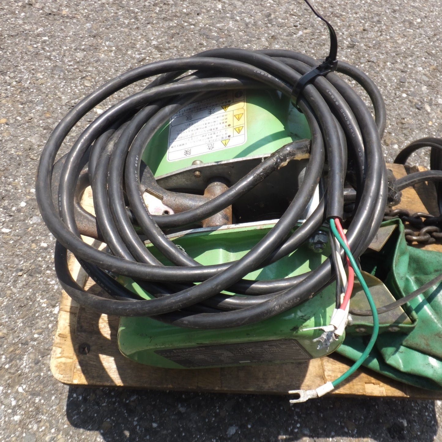 [送料無料] ジャンク★日立 HITACHI 電気チェーンブロック 1/6E2 150kg　LIFT 3m CHAIN φ6.3DT　200V 50/60Hz★
