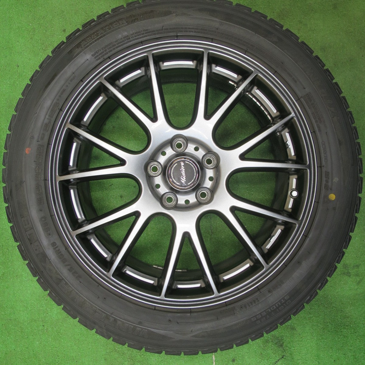バリ溝！キレイ！9.5分★スタッドレス 225/55R18 ダンロップ ウインターマックス SJ8 Mistiere ミスティーレ 18インチ PCD114.3/5H★5061301TTス