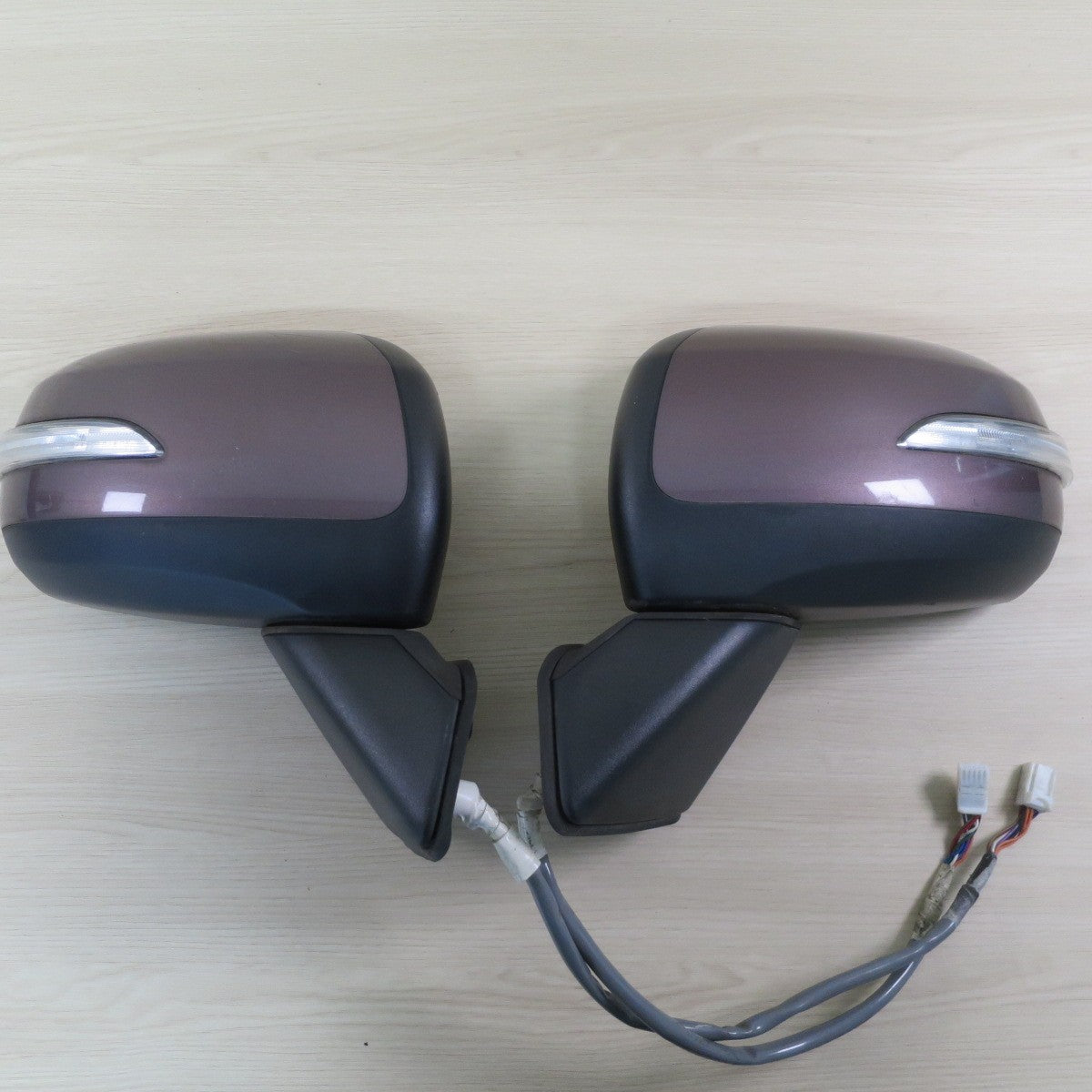 左右セット♪ダイハツ LA100S ムーヴ 純正 ドア ミラー 87910-B2B80-04 87940-B2D80-04 ウインカー 内蔵 外装 カー パーツ♪ [送料無料]