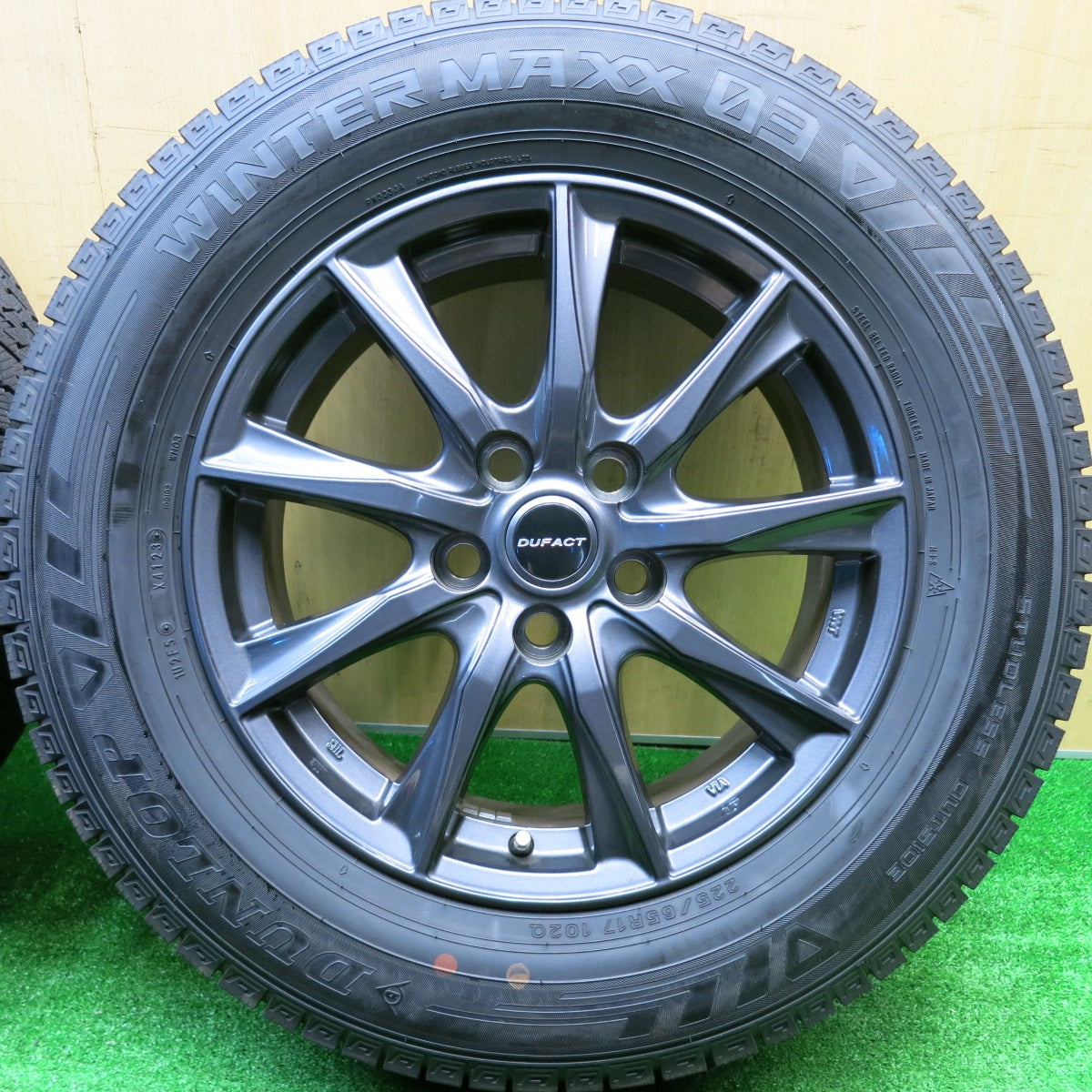 バリ溝！23年！キレイ！9.5分以上★40 アルファード ヴェルファイア 等 225/65R17 スタッドレス ダンロップ ウインターマックス 03 DUFACT デュファクト 17インチ PCD120/5H★5102302HAス