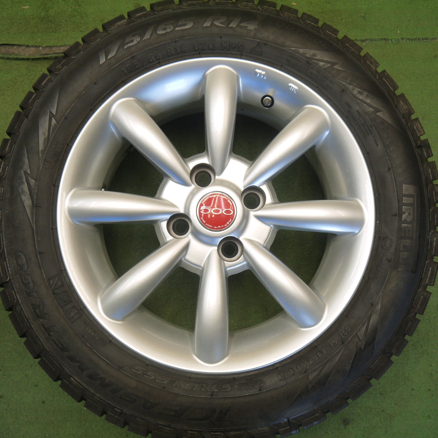 バリ溝！キレイ！9分◎FIAT フィアット 500 TARGA AGA 500 175/65R14 スタッドレス ピレリ アイスアシンメトリコ 14インチ PCD98/4H◎6071501Hス