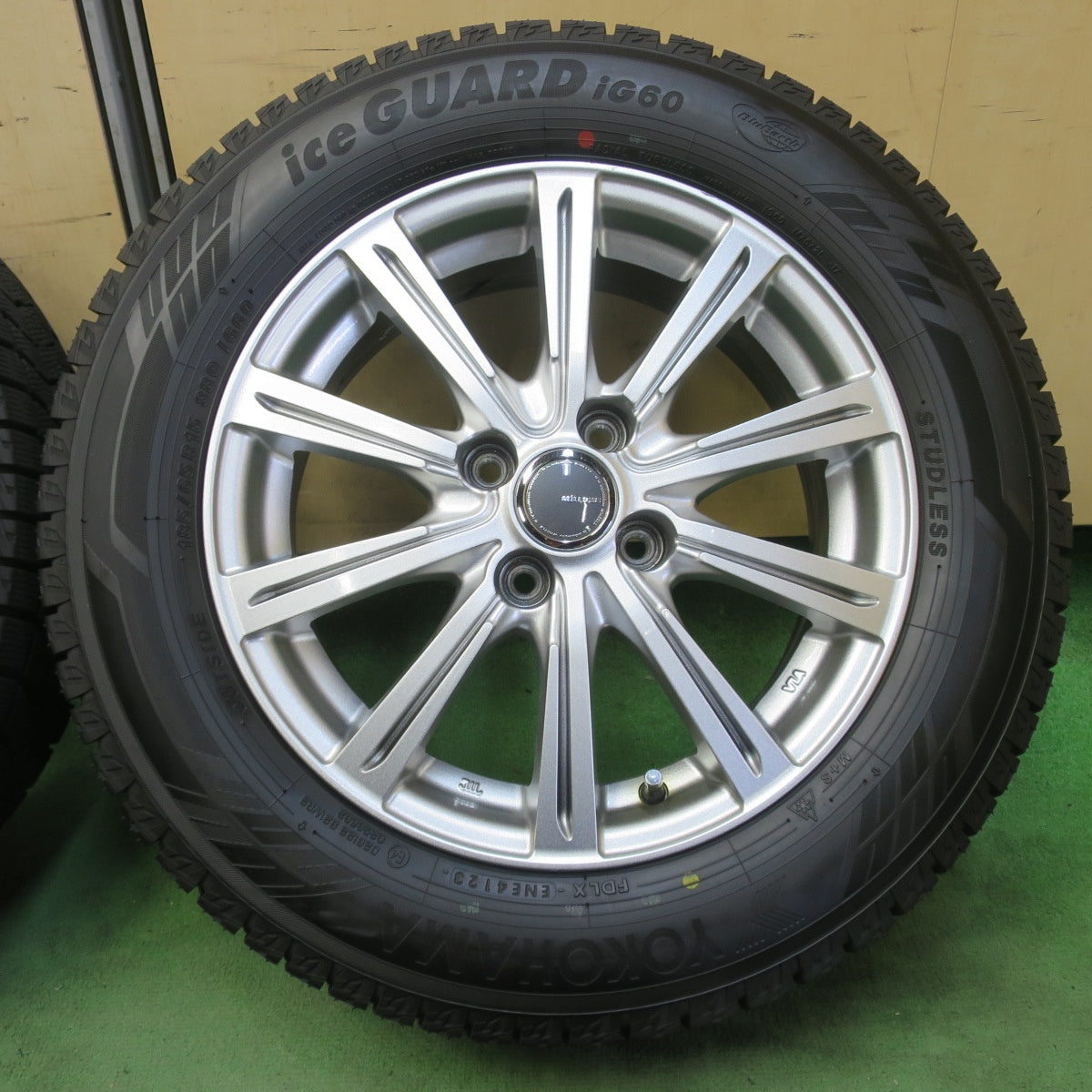 ほぼ未使用！23年★スタッドレス 185/65R15 ヨコハマ アイスガード iG60 MiLLOUS PS ミルアス 15インチ PCD100/4H★6042505イス