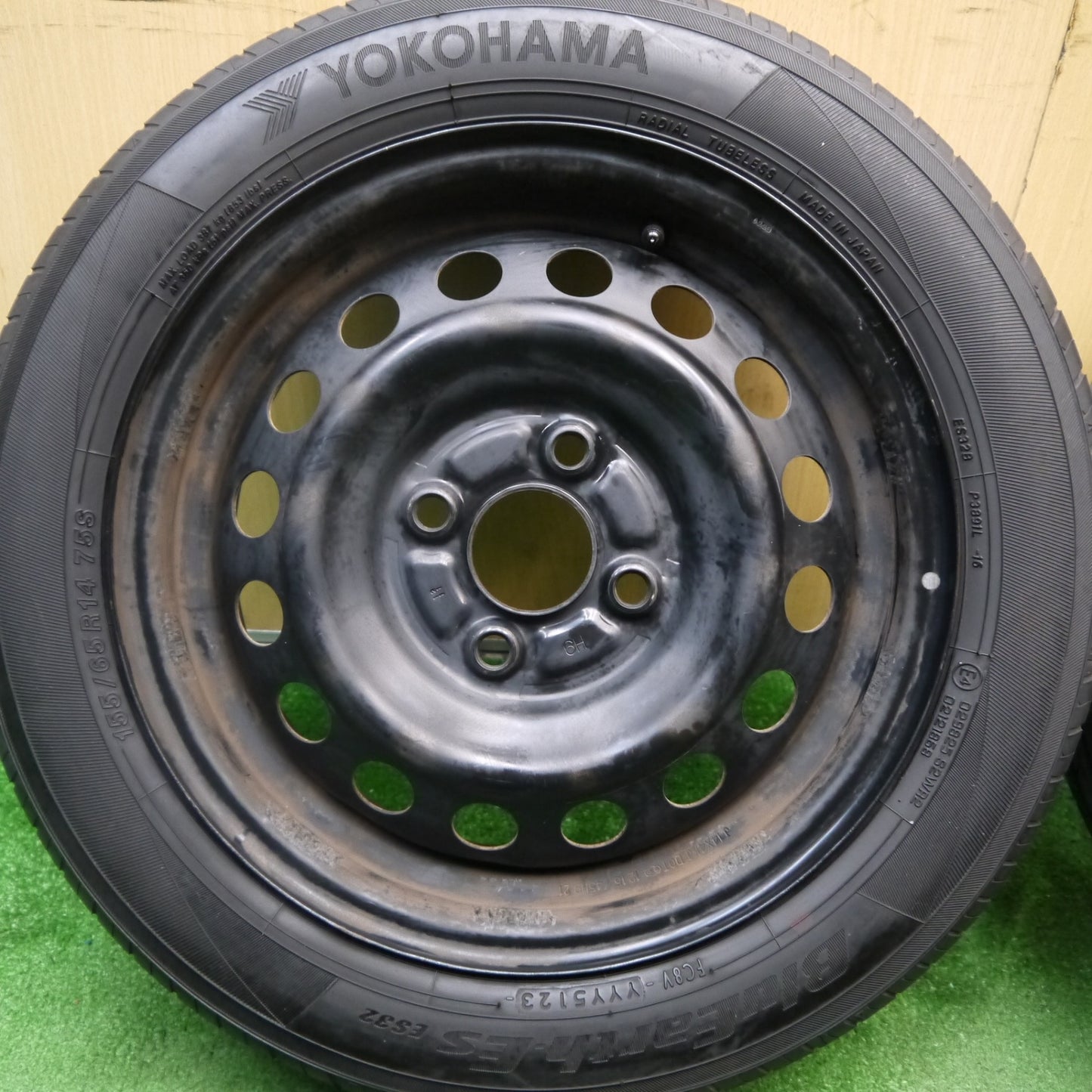 4本価格！23年★155/65R14 ヨコハマ BluEarth-ES ES32 スチール ホイール 14インチ PCD100/4H★5051406Hノ