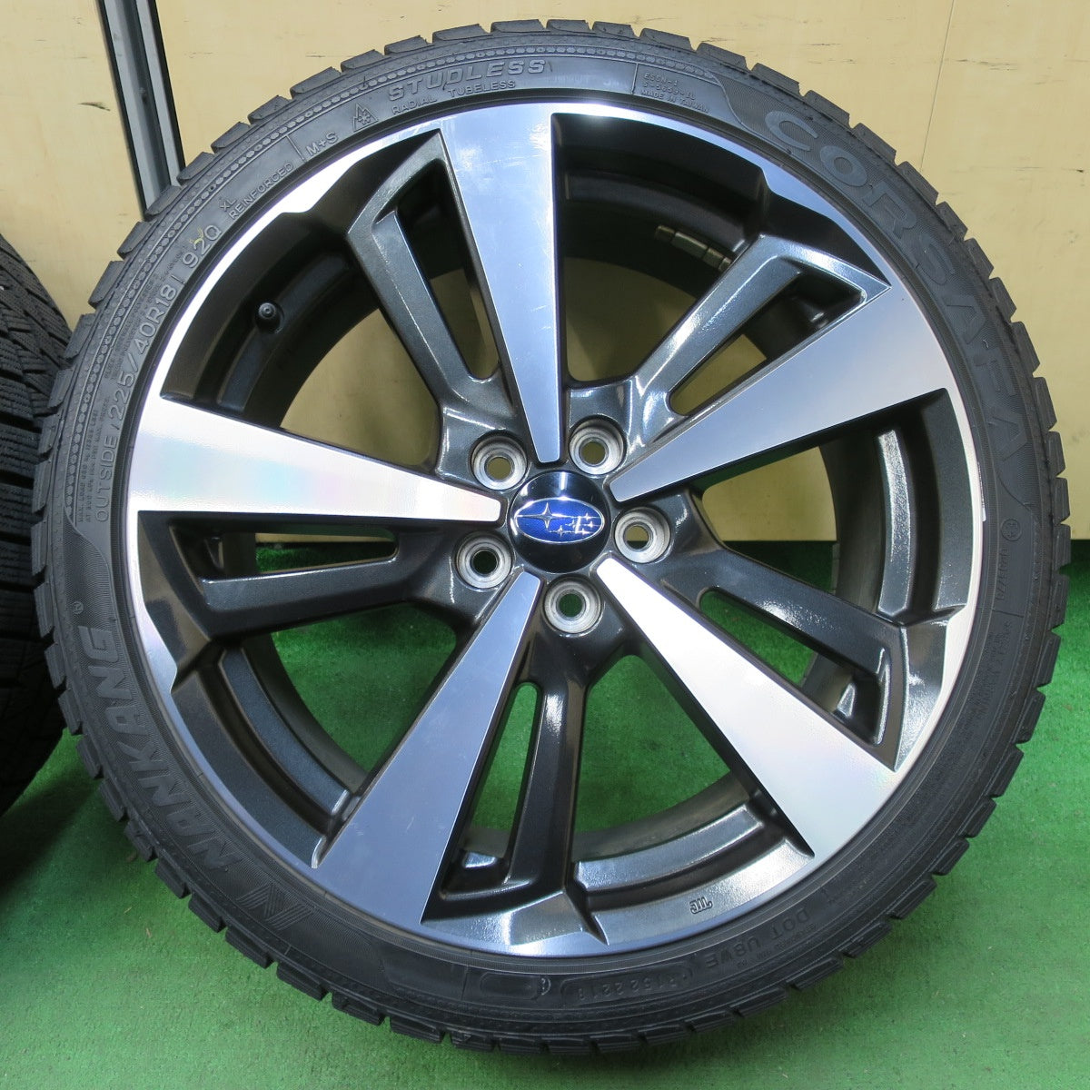 [送料無料] バリ溝！キレイ！9.5分★スバル インプレッサ G4 純正 225/40R18 スタッドレス ナンカン CORSAFA 18インチ PCD100/5H★4111311イス