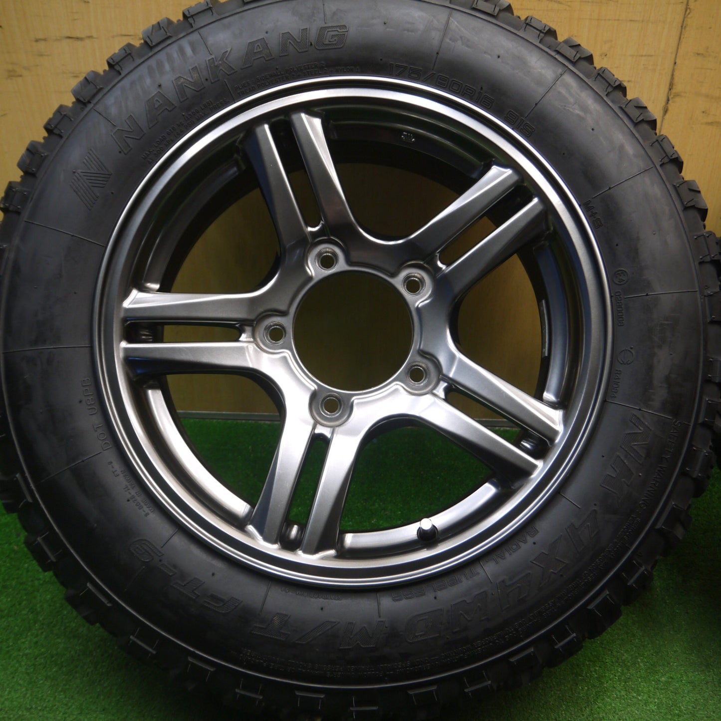 [送料無料] バリ溝！キレイ！9分★スズキ JB23 ジムニー ランドベンチャー 純正 ENKEI 175/80R16 ナンカン NK 4×4WD M/T FT-9 16インチ PCD139.7/5H★5021404Hノ