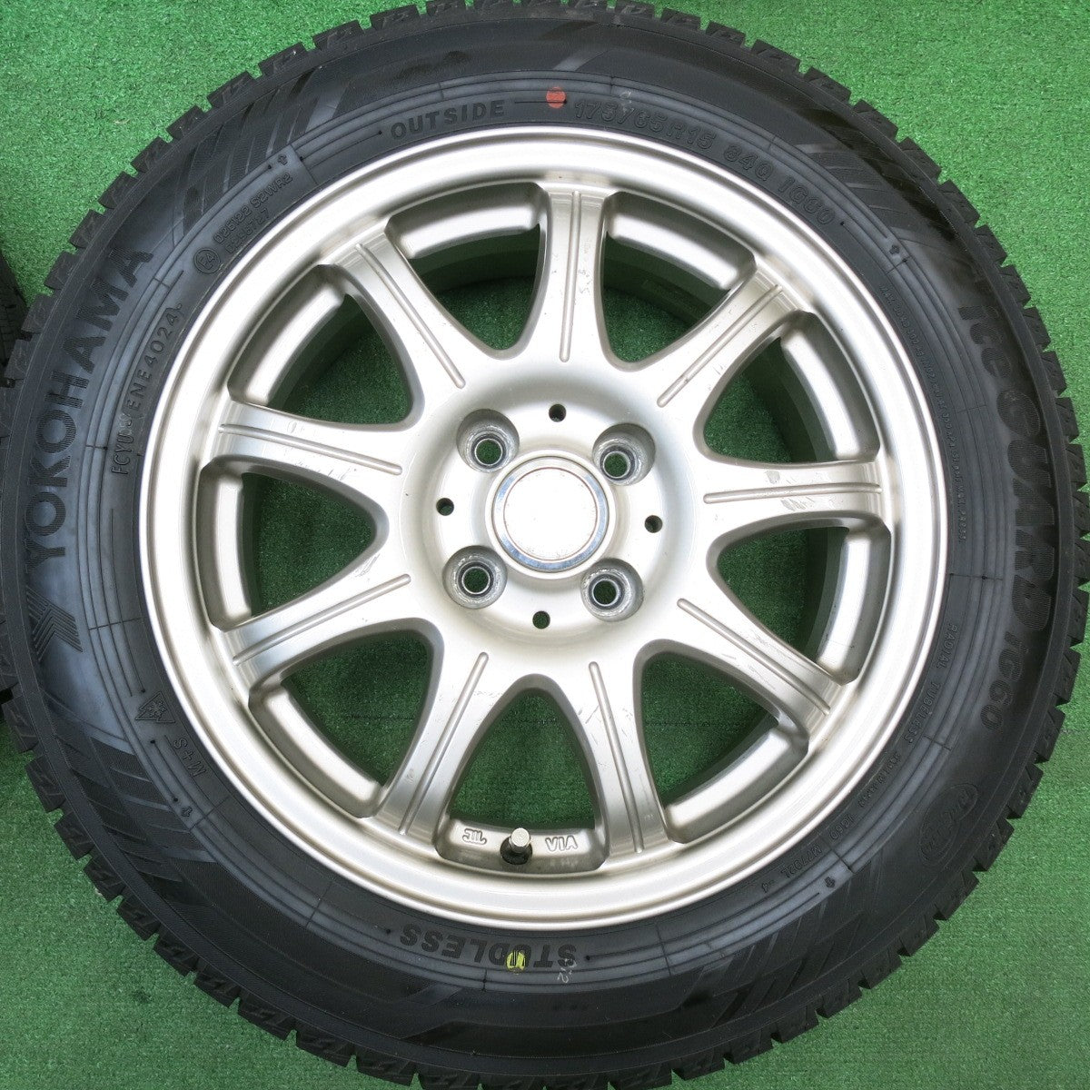 バリ溝！24年！9.5分以上★スタッドレス 175/65R15 ヨコハマ アイスガード iG60 LAYCEA レイシア 15インチ PCD100/4H★5113013HAス