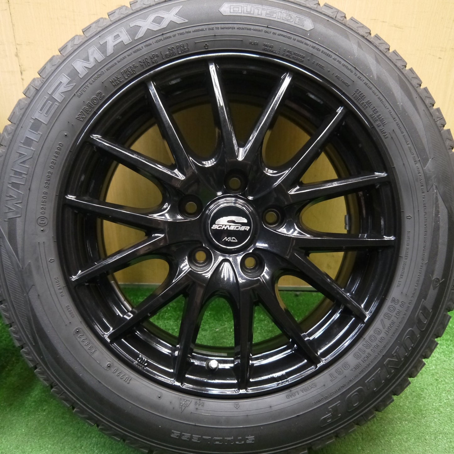 バリ溝！22年！キレイ！9.5分★スタッドレス 205/60R16 ダンロップ ウインターマックス WM02 SCHNEIDER MiD シュナイダー 16インチ PCD114.3/5H★6030301Hス