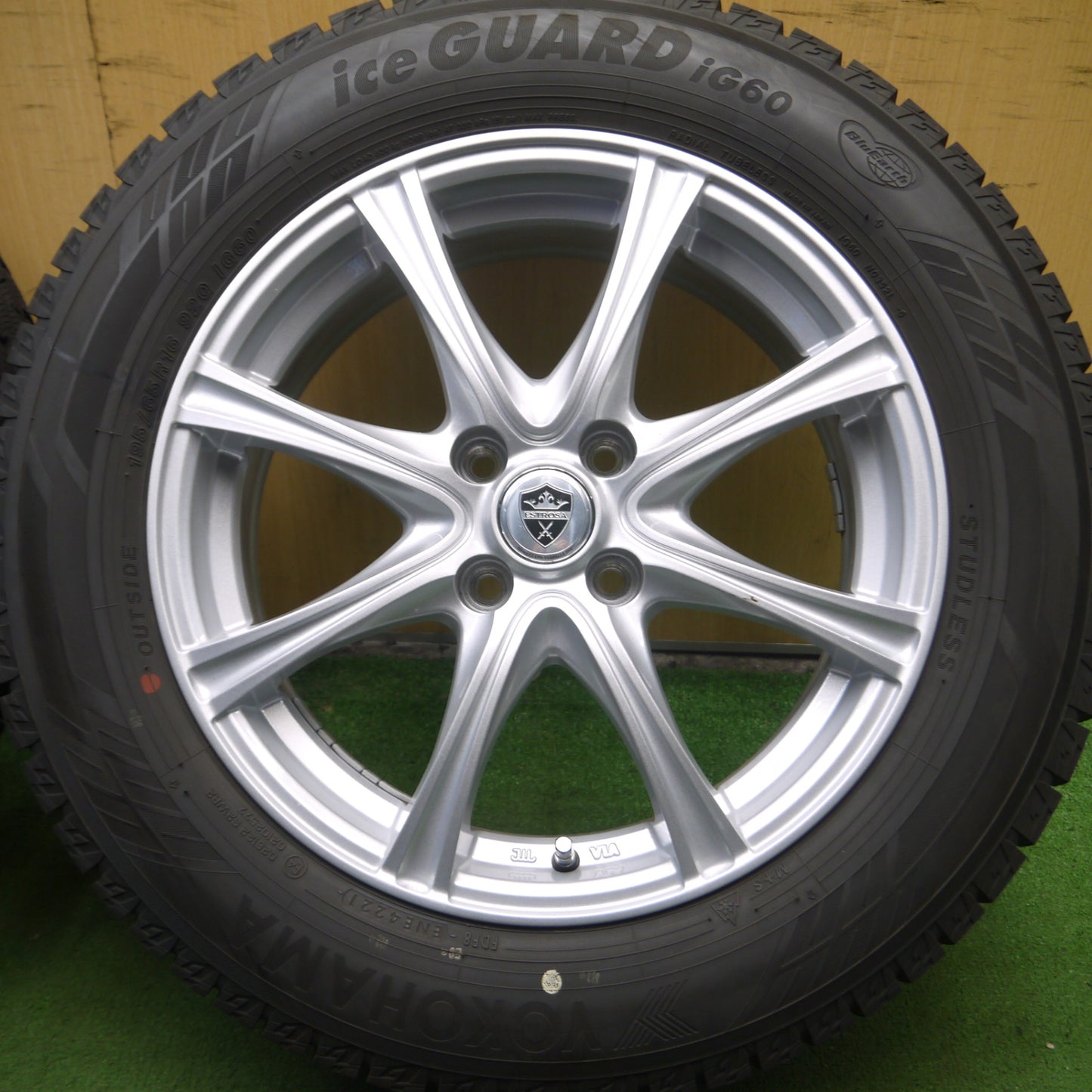 *送料無料* バリ溝！21年！キレイ！9.5分以上★スタッドレス 195/65R16 ヨコハマ アイスガード iG60 ESTROSA エステローザ PCD100/4H★4050802Hス
