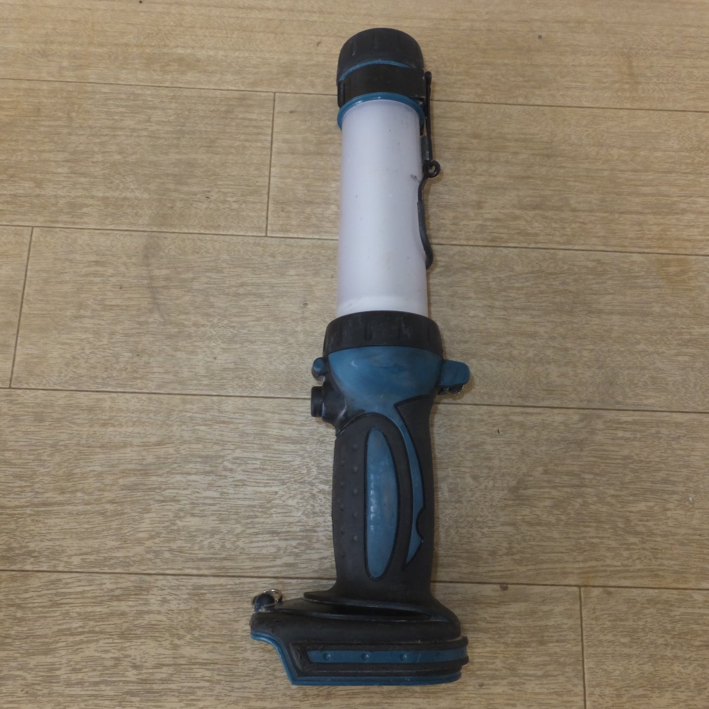 [送料無料] ★マキタ makita 充電式LEDワークライト ML806　バッテリ BL1430 2点　BL1415　セット★