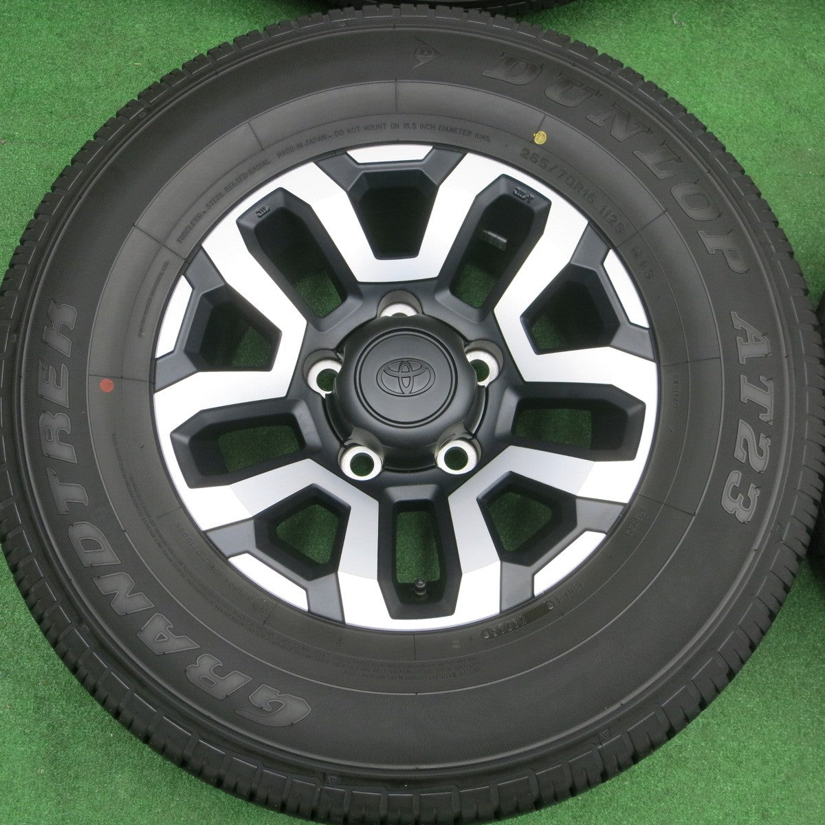 新車外し！25年☆トヨタ ランクル 70 純正 265/70R16 ダンロップ AT23