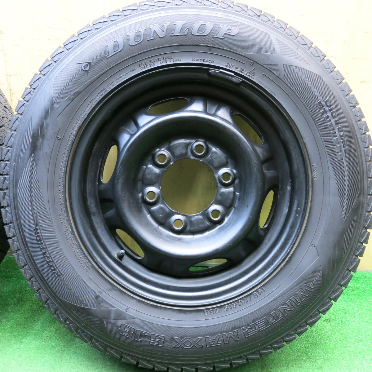 バリ溝！9分★日産 キャラバン 純正 スチール 195/80R15 スタッドレス ダンロップ ウインターマックス SJ8 15インチ PCD139.7/6H★5062204HAス