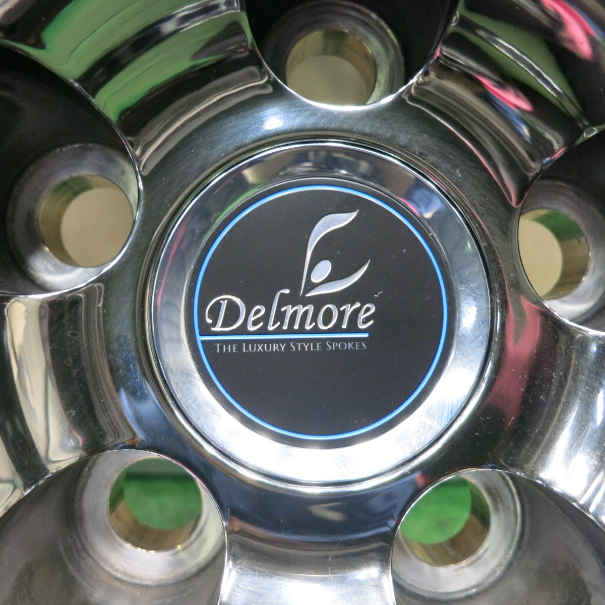 *送料無料* バリ溝！9分★レクサス等 Delmore 245/40R20 スタッドレス ブリヂストン ブリザック VRX2 デルモア PCD120/5H★4042804HAス