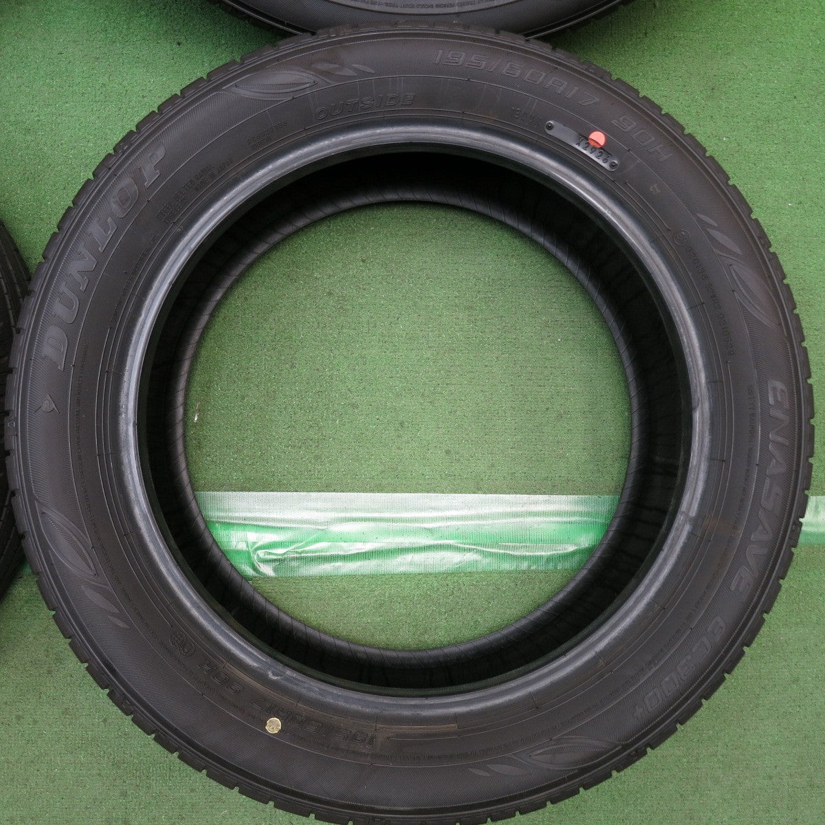 新車外し！26年◎195/60R17 ダンロップ エナセーブ EC300+ タイヤ 17インチ ライズ ロッキー 等◎6091103KKノタ