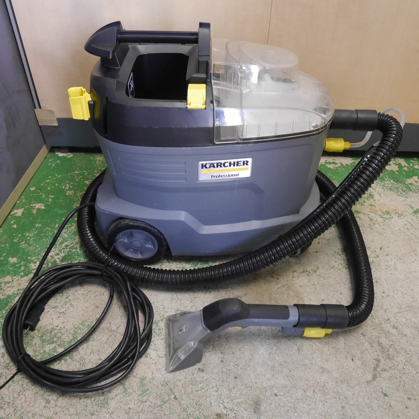 [送料無料] ☆KARCHER カーペット リンス クリーナー Puzzi 8/1 業務用 清掃 掃除 ケルヒャー☆