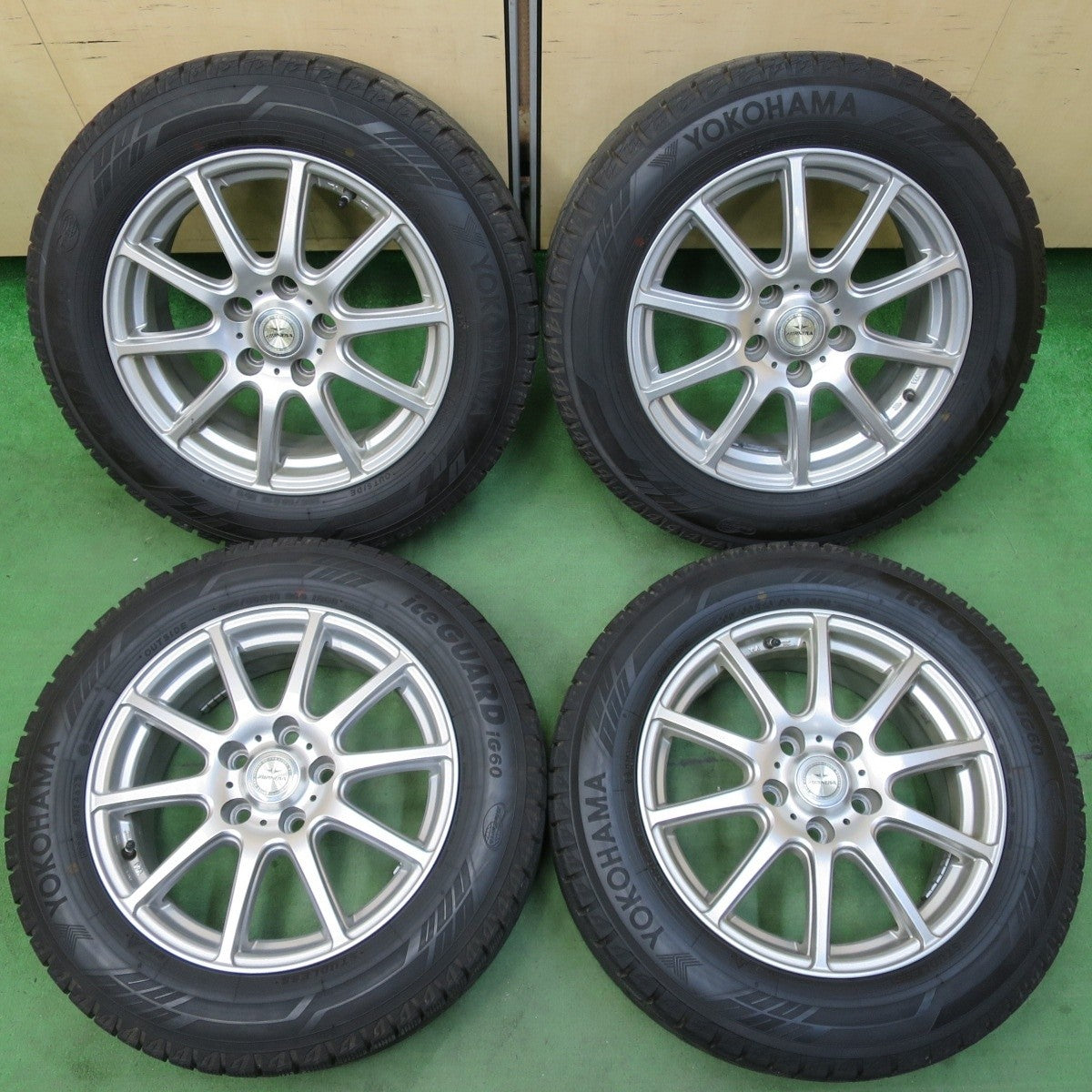 バリ溝！22年！ほぼ10分★スタッドレス 205/60R16 ヨコハマ アイスガード iG60 AIRNOVA エアノヴァ 16インチ PCD114.3/5H★5032609イス