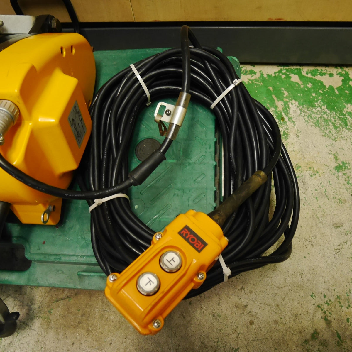 [送料無料] ☆RYOBI リョービ 電動 ウインチ WIM-125A 21m 工具 100V ウィンチ ホイスト 荷揚げ 荷上げ☆
