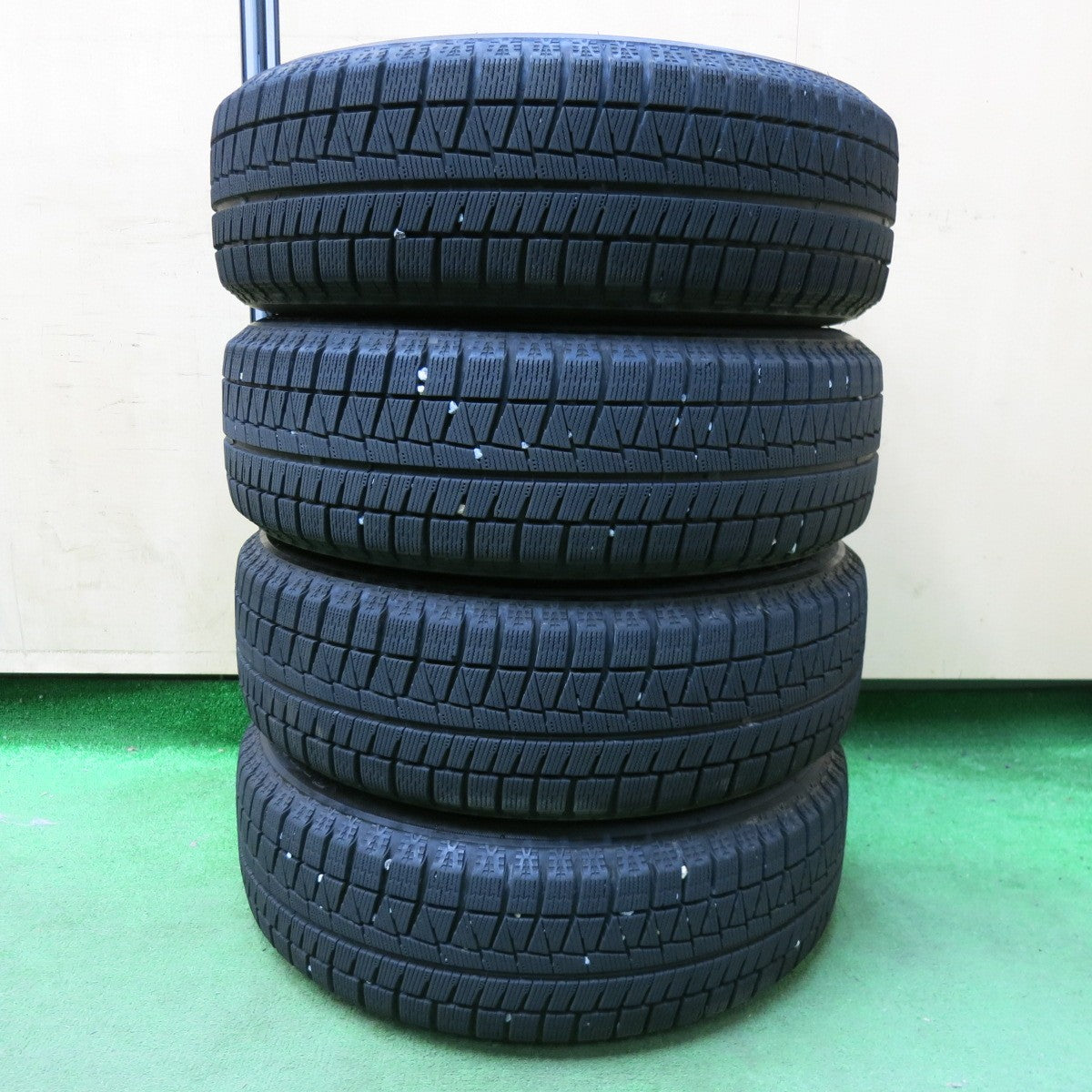 [送料無料] バリ溝！キレイ！8.5分★スタッドレス 175/65R14 ブリヂストン アイスパートナー2 BALMINUM バルミナ 14インチ PCD100/4H★4122703SYス