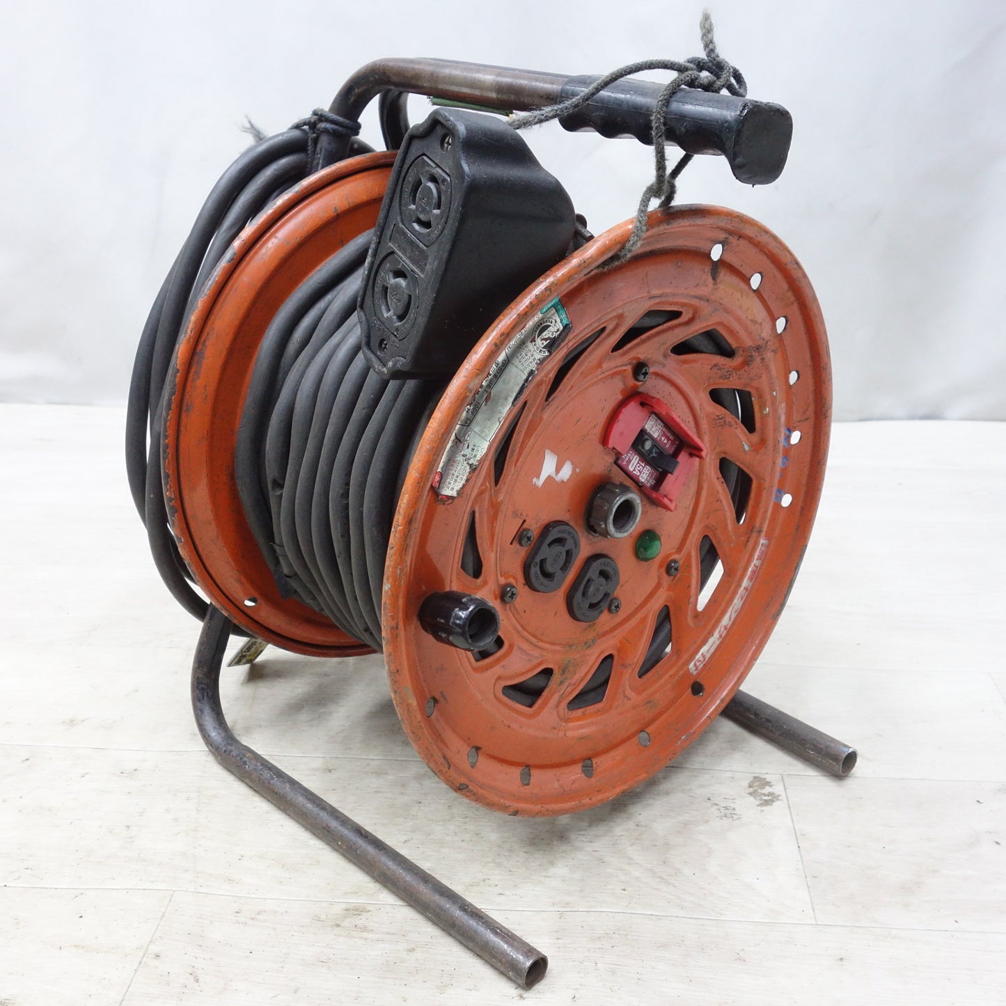 [送料無料] ◆日動 びっくリール 30m RND-EB30S コードリール 電工 ドラム 屋内用 オレンジ 100V◆