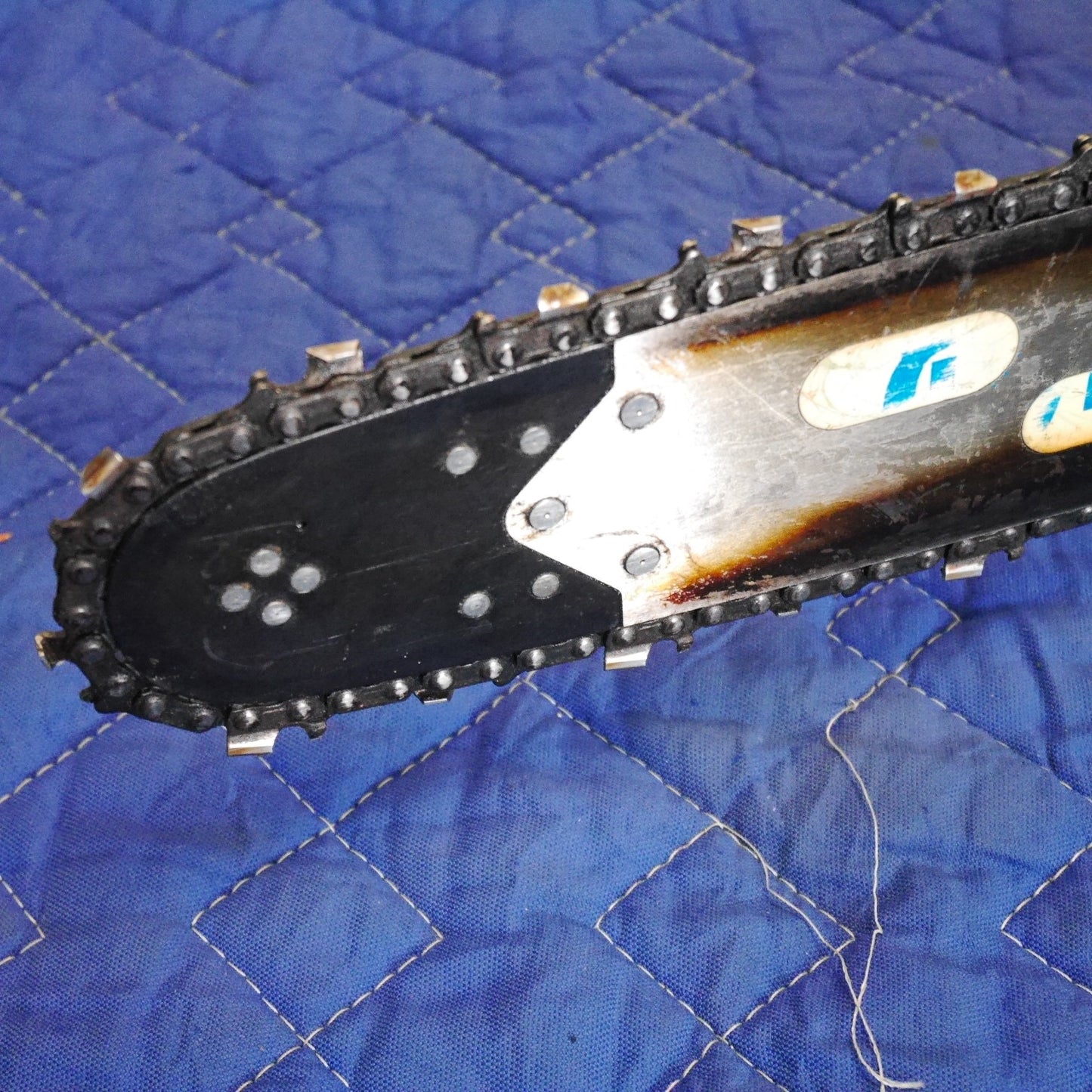 [送料無料] キレイ☆Husqvarna ハスクバーナ エンジン チェーンソー 560XP チェンソー 切断機 ガイドバー 約44cm②☆